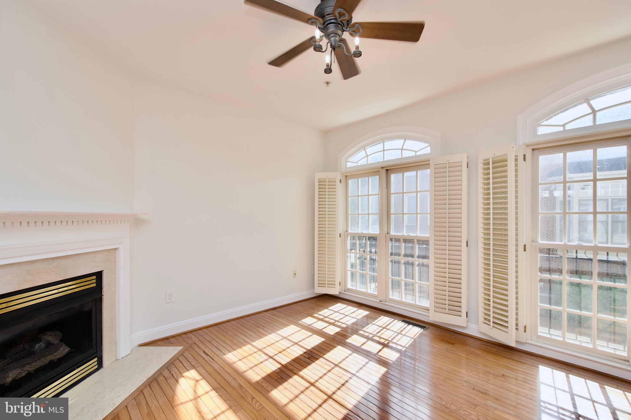 MCLEAN RIDGE - Residential