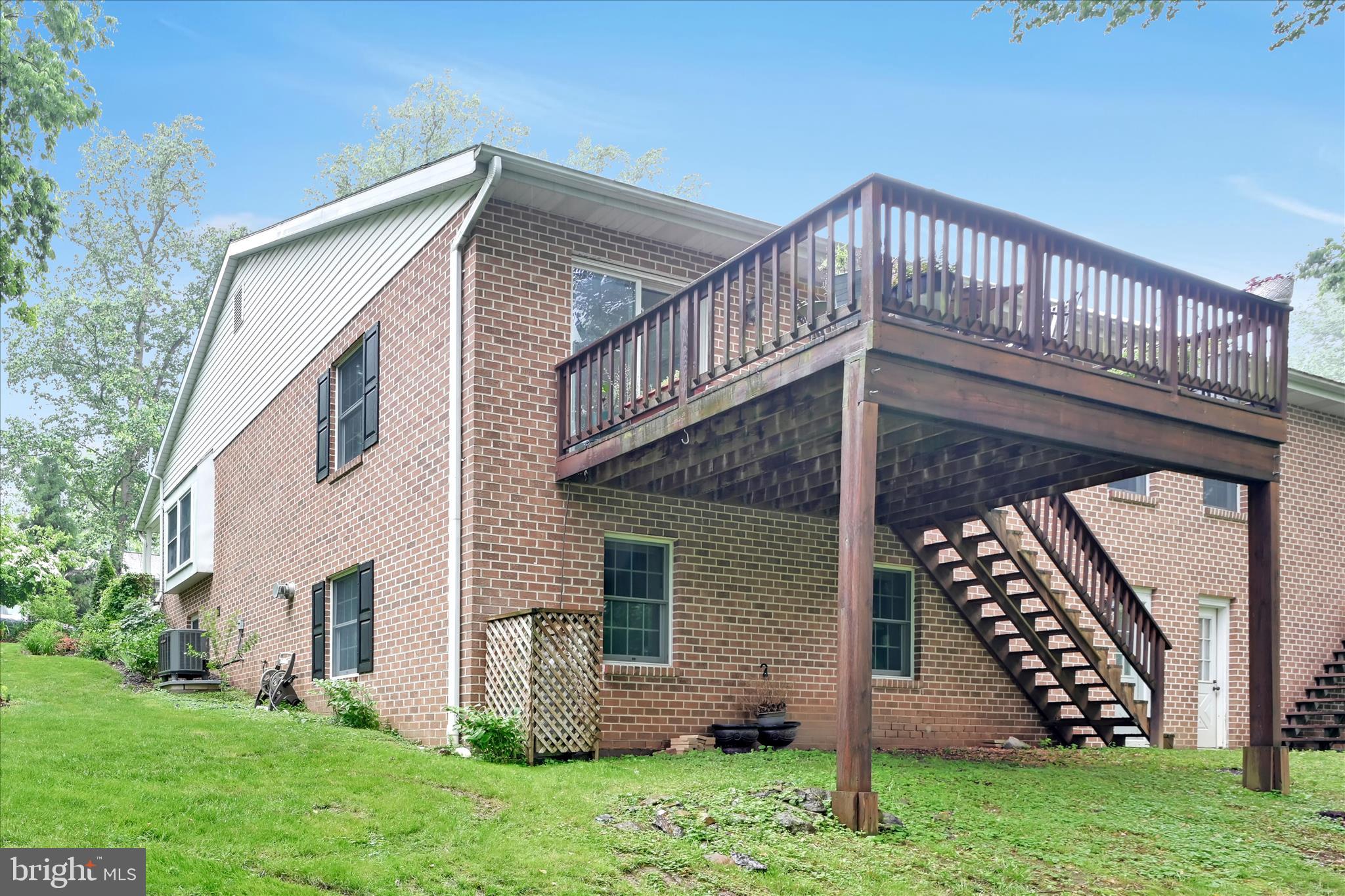 TIMBER VILLA - Residential