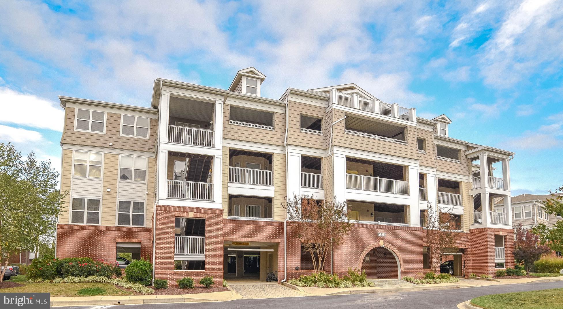 WATERFRONT CONDO IN SOLOMONS! OFFERS SPACIOUS & OPEN FLOOR PLAN,  KITCHEN HAS GRANITE COUNTERS, SS APPLIANCES, MAPLE CABINETS, WATER VIEWS FROM THE DINING AND LIVING ROOMS, BUILT IN BOOKCASES, GAS FIREPLACE, MASTER SUITE WITH TWO CLOSETS & WATER VIEW . COVERED BALCONY OVERLOOKS BACK CREEK. 2 COVERED PARKING SPACES & STORAGE UNIT. LARGE DEEP WATER BOAT SLIP # E21.
 MINUTES TO SOLOMONS ISLAND, THE PATUXENT RIVER AND THE CHESAPEAKE BAY.