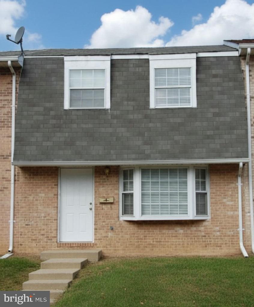 Welcome Home!

This charming 2-story townhome in Lexington Park is ready for its next owner! Featuring 3 comfortable bedrooms, 1.5 baths, a spacious living room, and a country kitchen with plenty of room for cooking and dining, this home offers both comfort and functionality. Enjoy the convenience of being close to shopping, schools, and NAS Patuxent River, making daily living easy and accessible. Whether you're a first-time buyer or looking to downsize, this home is a fantastic opportunity!