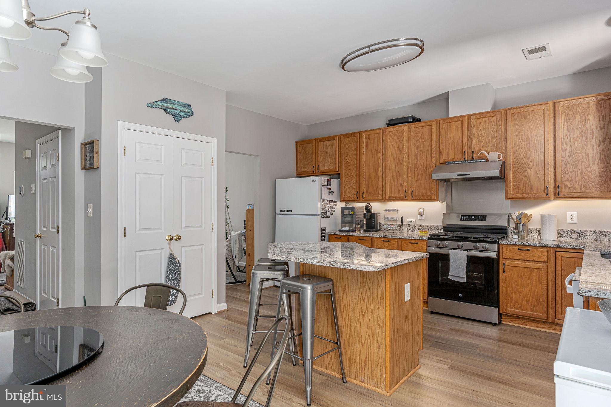 GUNSTON SQUARE - Residential