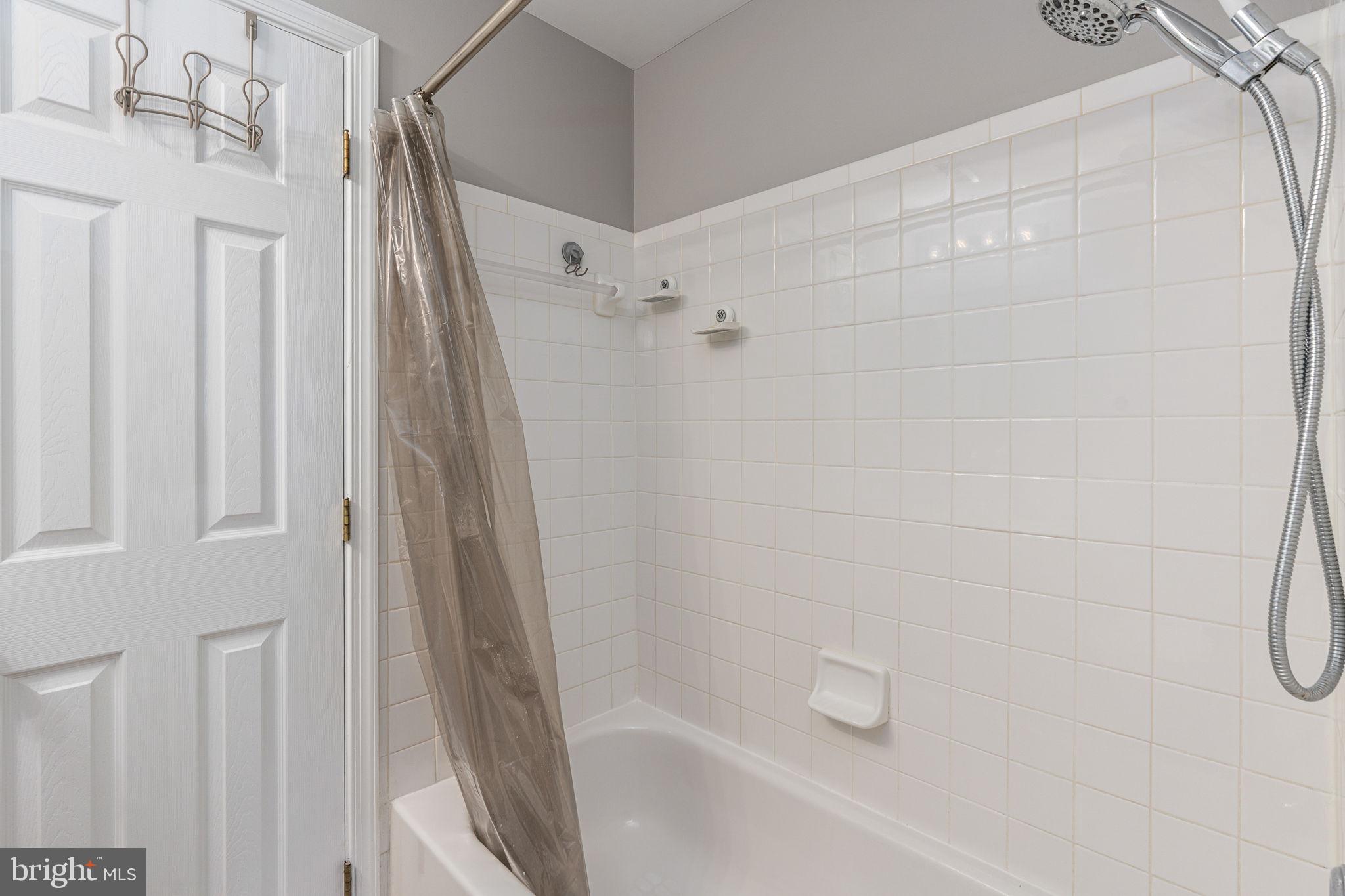 GUNSTON SQUARE - Residential