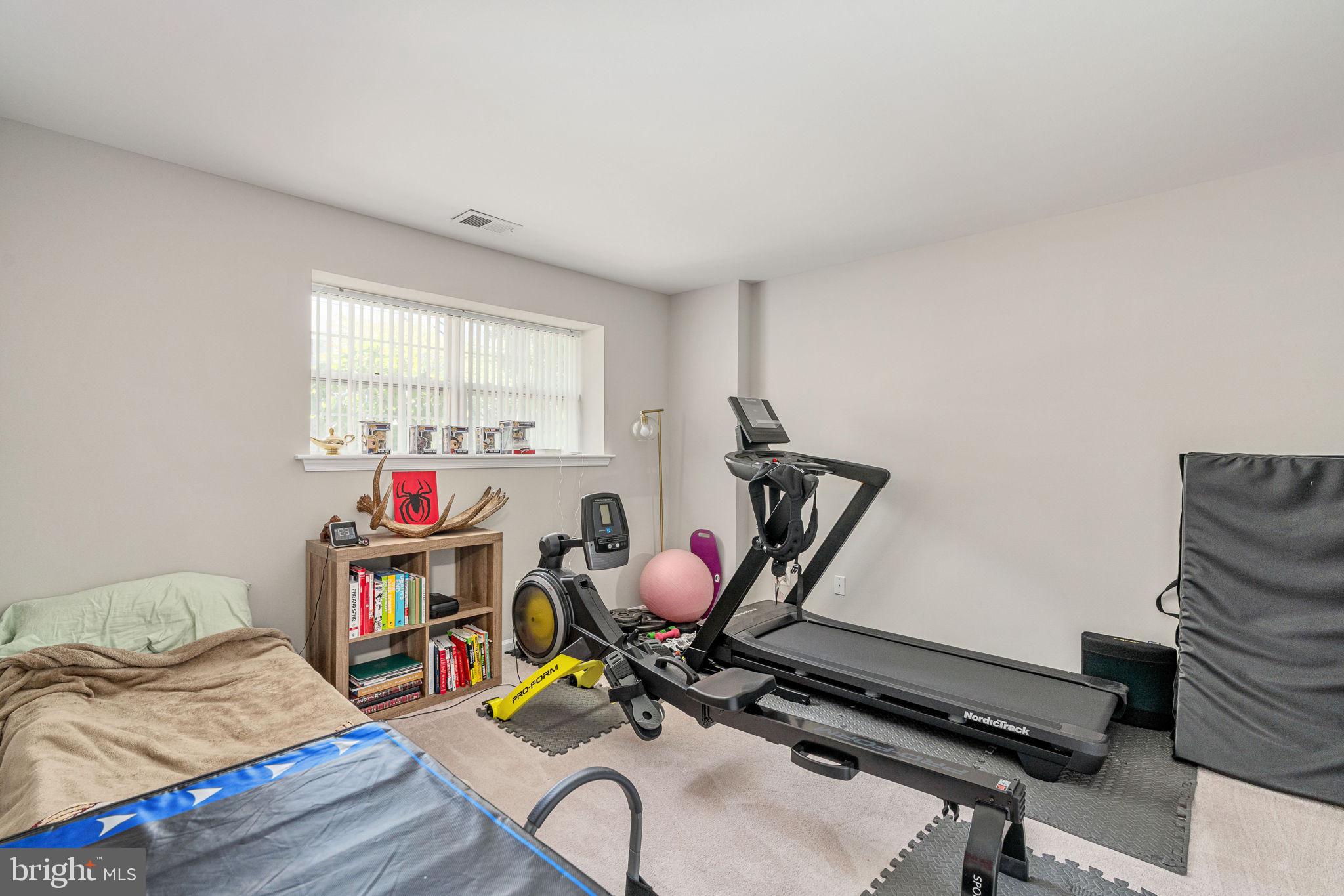 GUNSTON SQUARE - Residential
