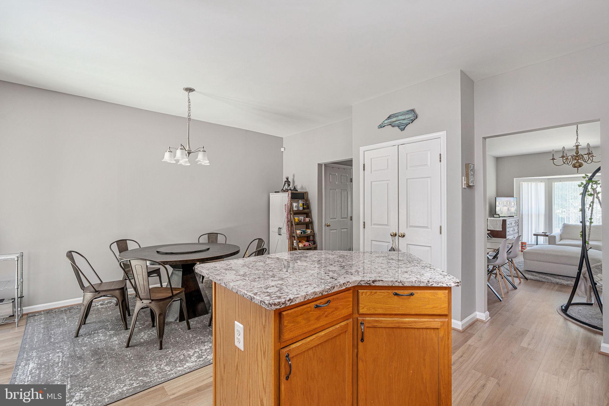 GUNSTON SQUARE - Residential