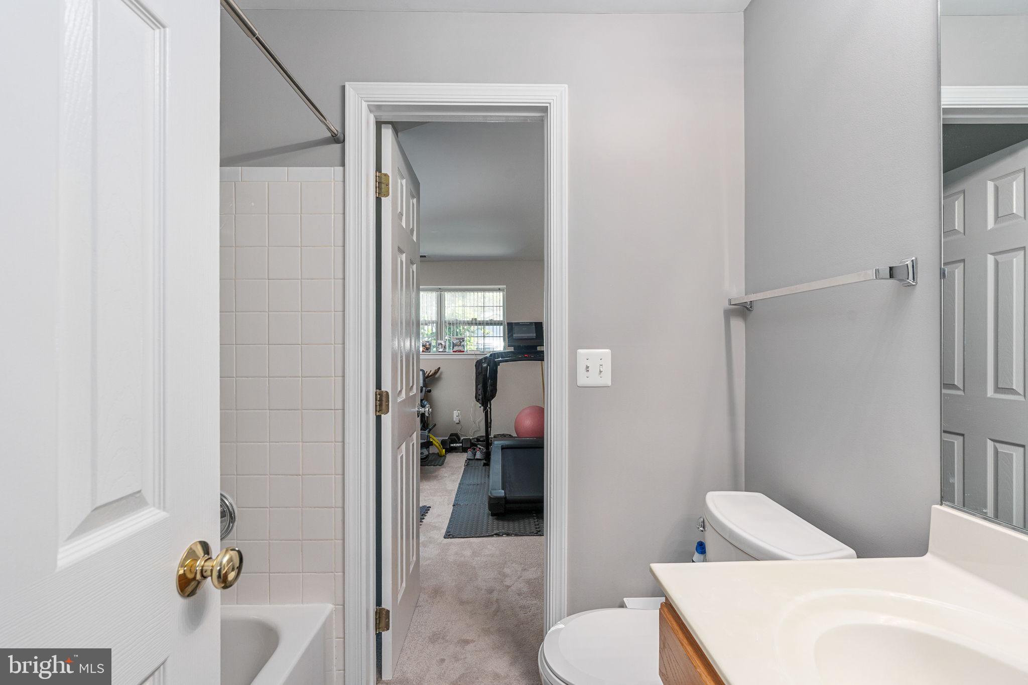 GUNSTON SQUARE - Residential
