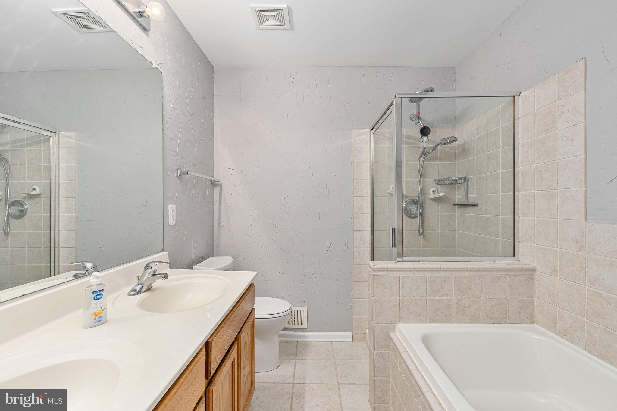 GUNSTON SQUARE - Residential