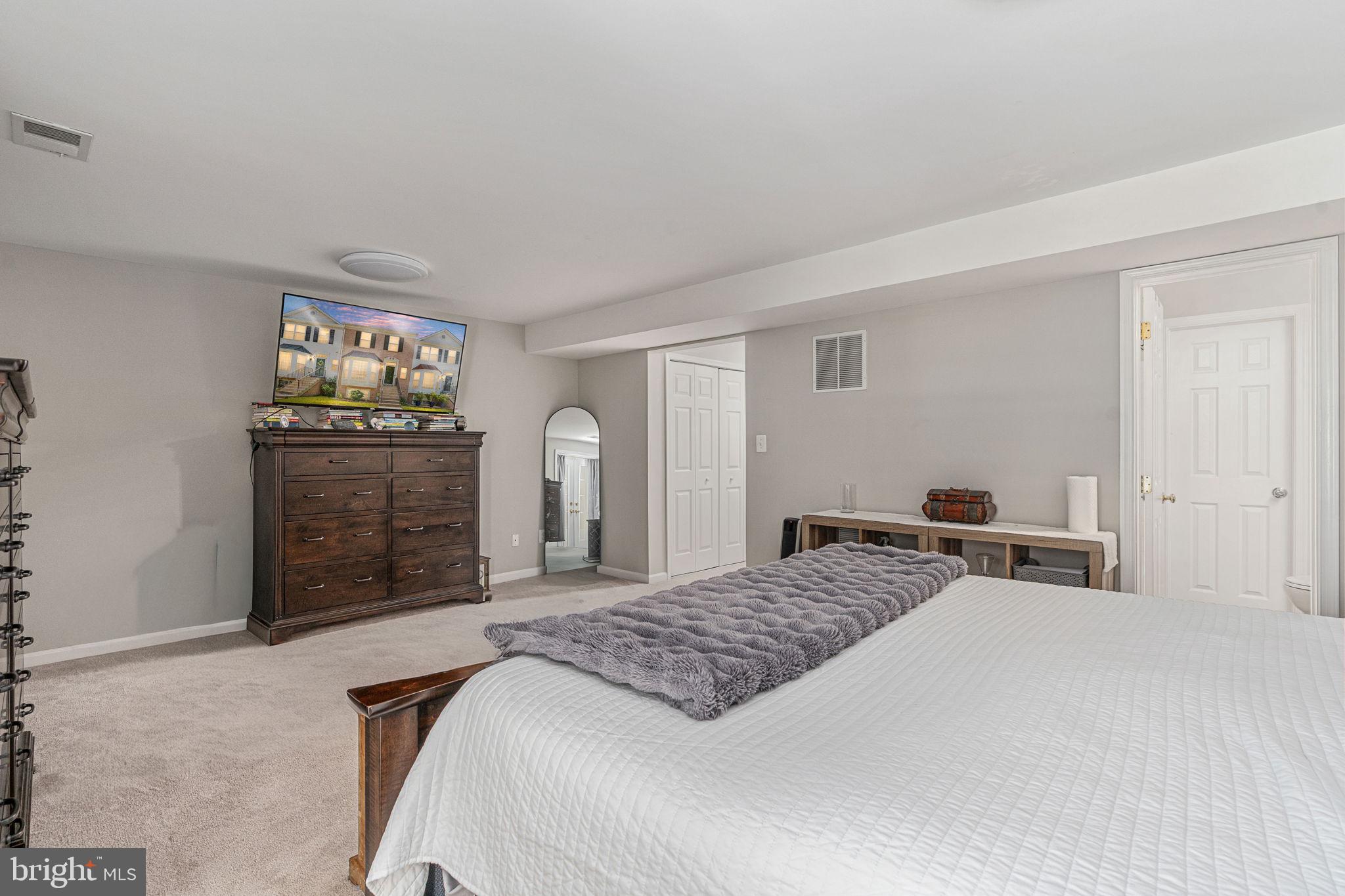 GUNSTON SQUARE - Residential