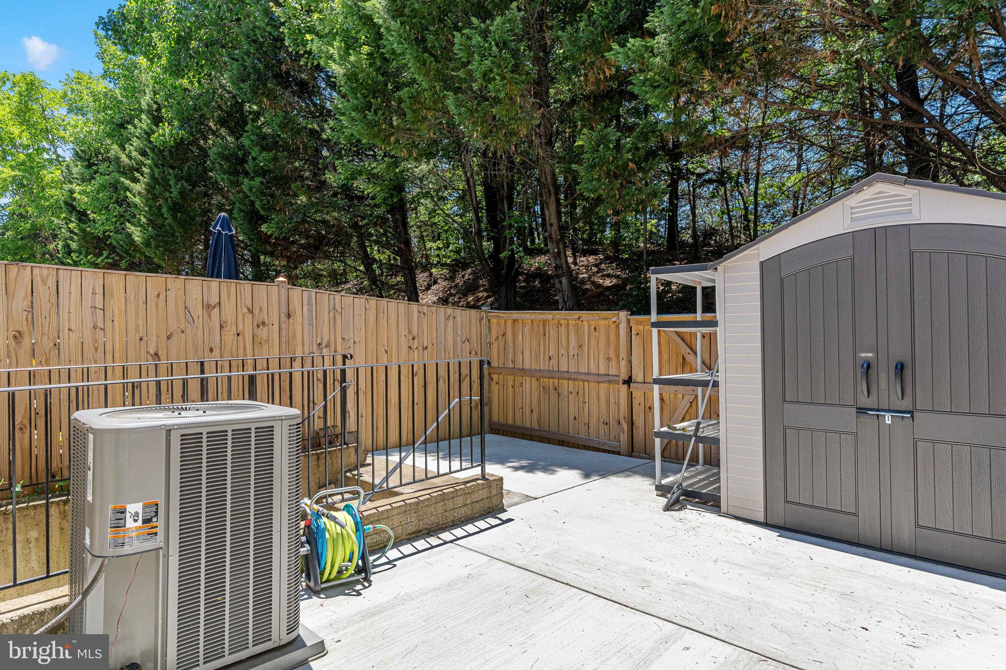 GUNSTON SQUARE - Residential