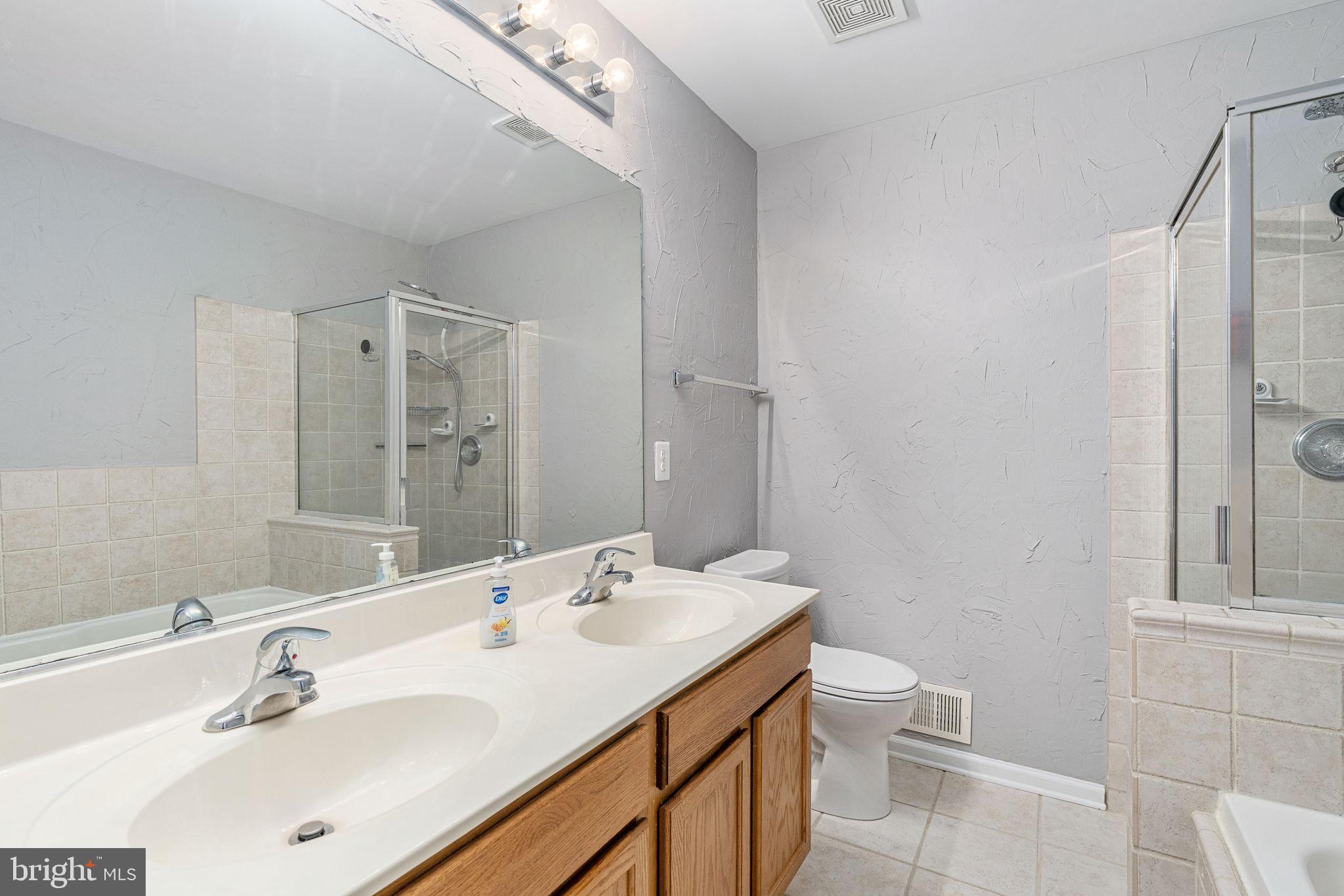 GUNSTON SQUARE - Residential