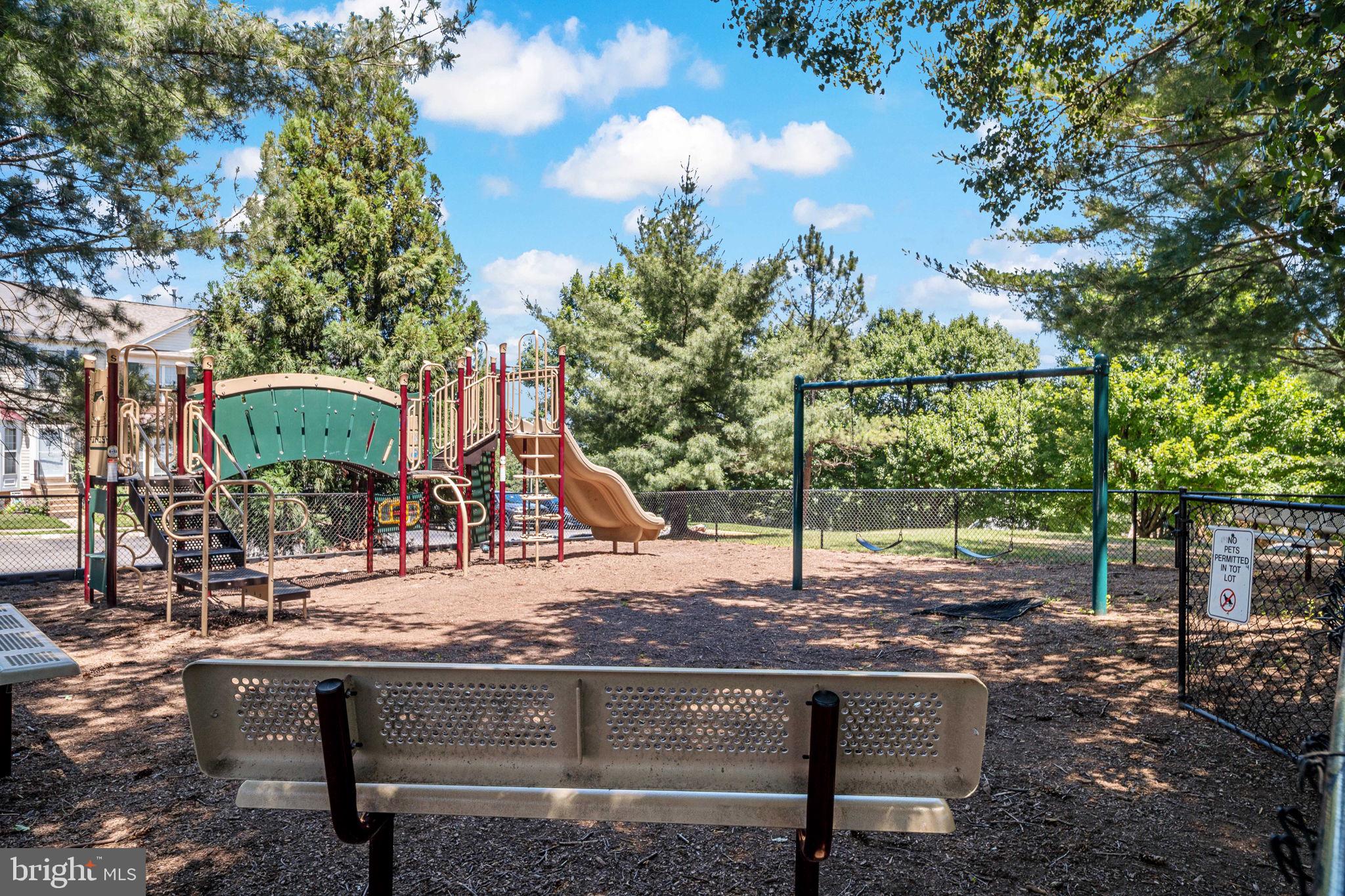 GUNSTON SQUARE - Residential