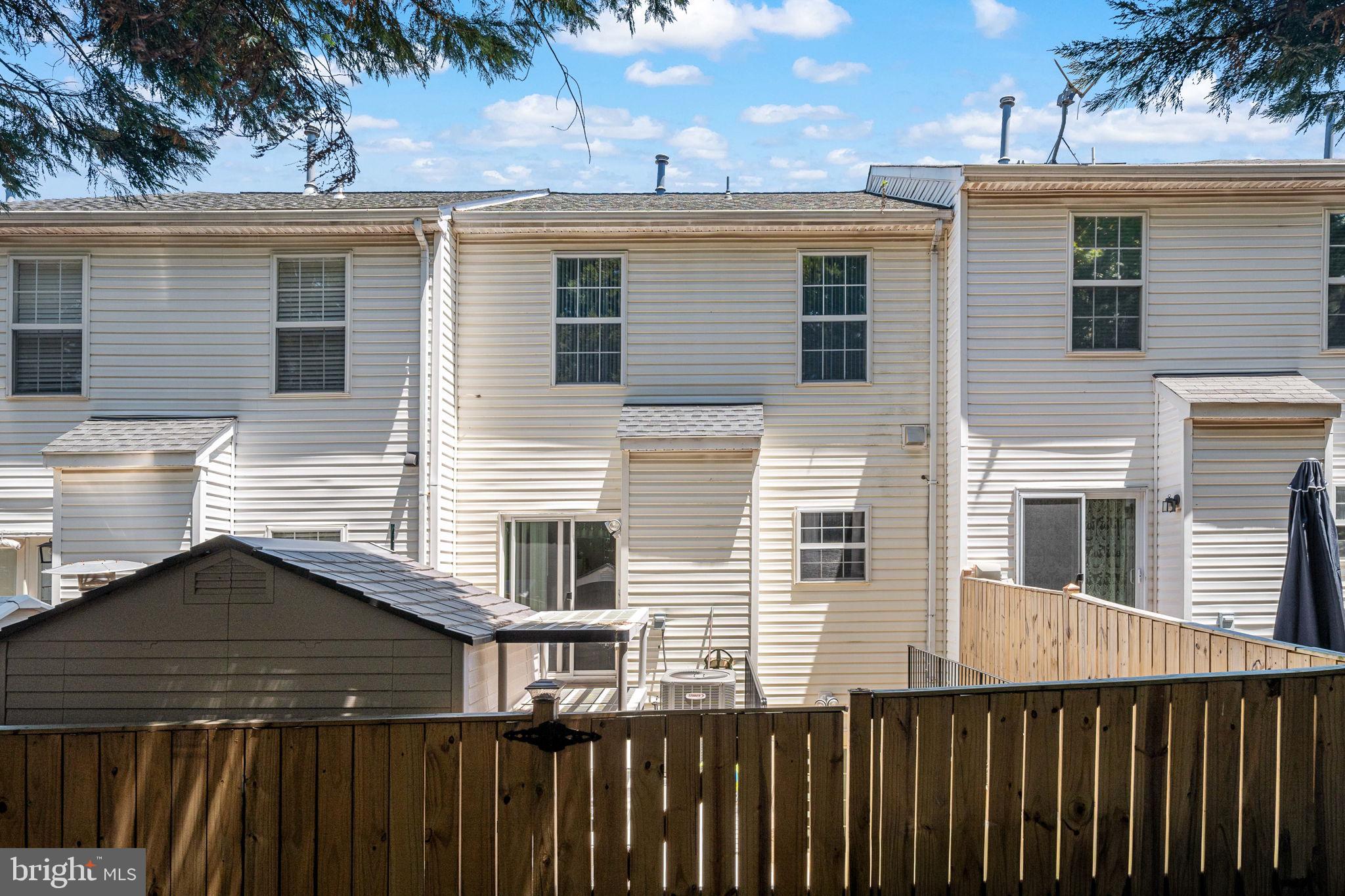 GUNSTON SQUARE - Residential
