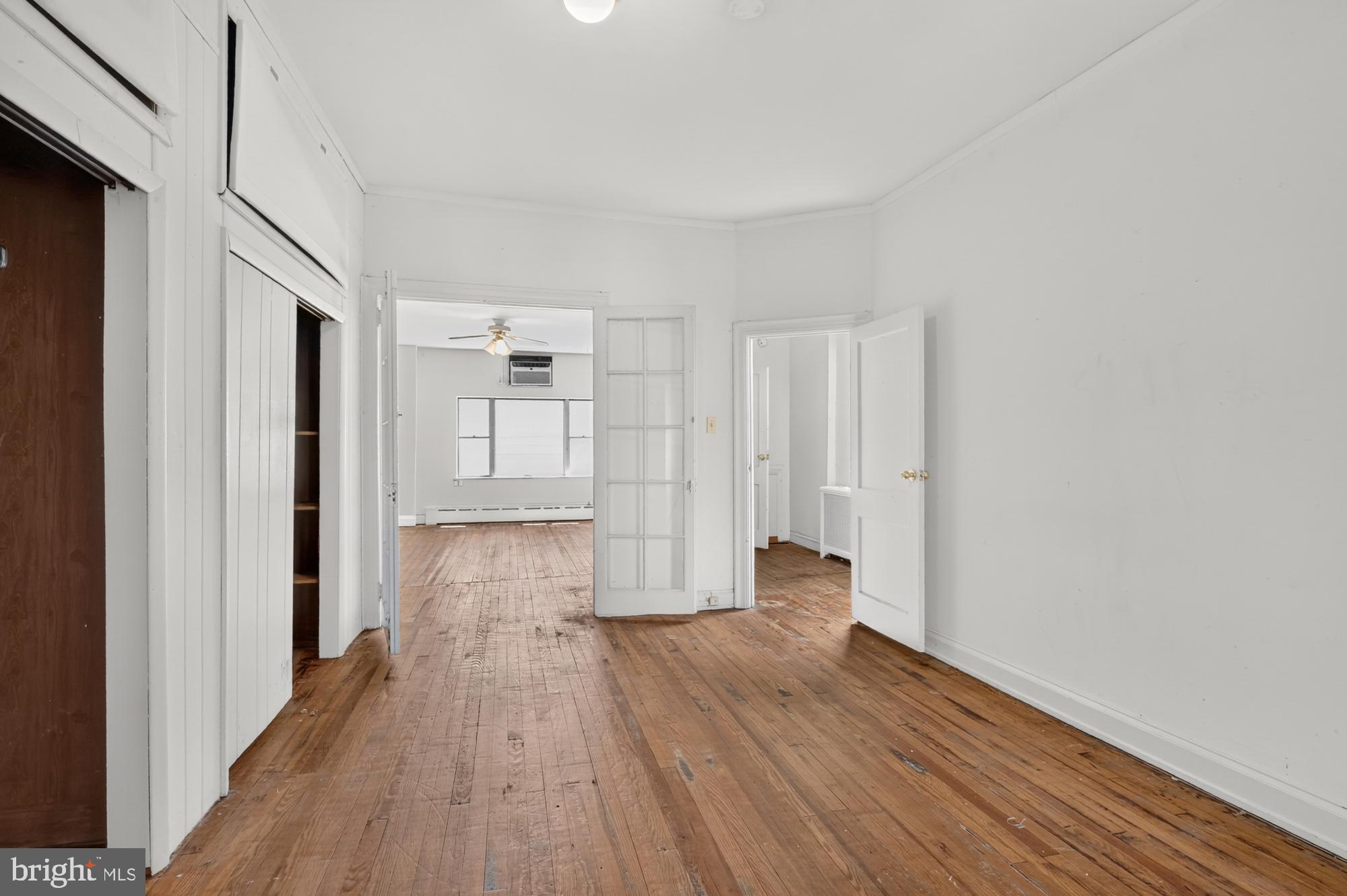 ITALIAN MARKET - Residential