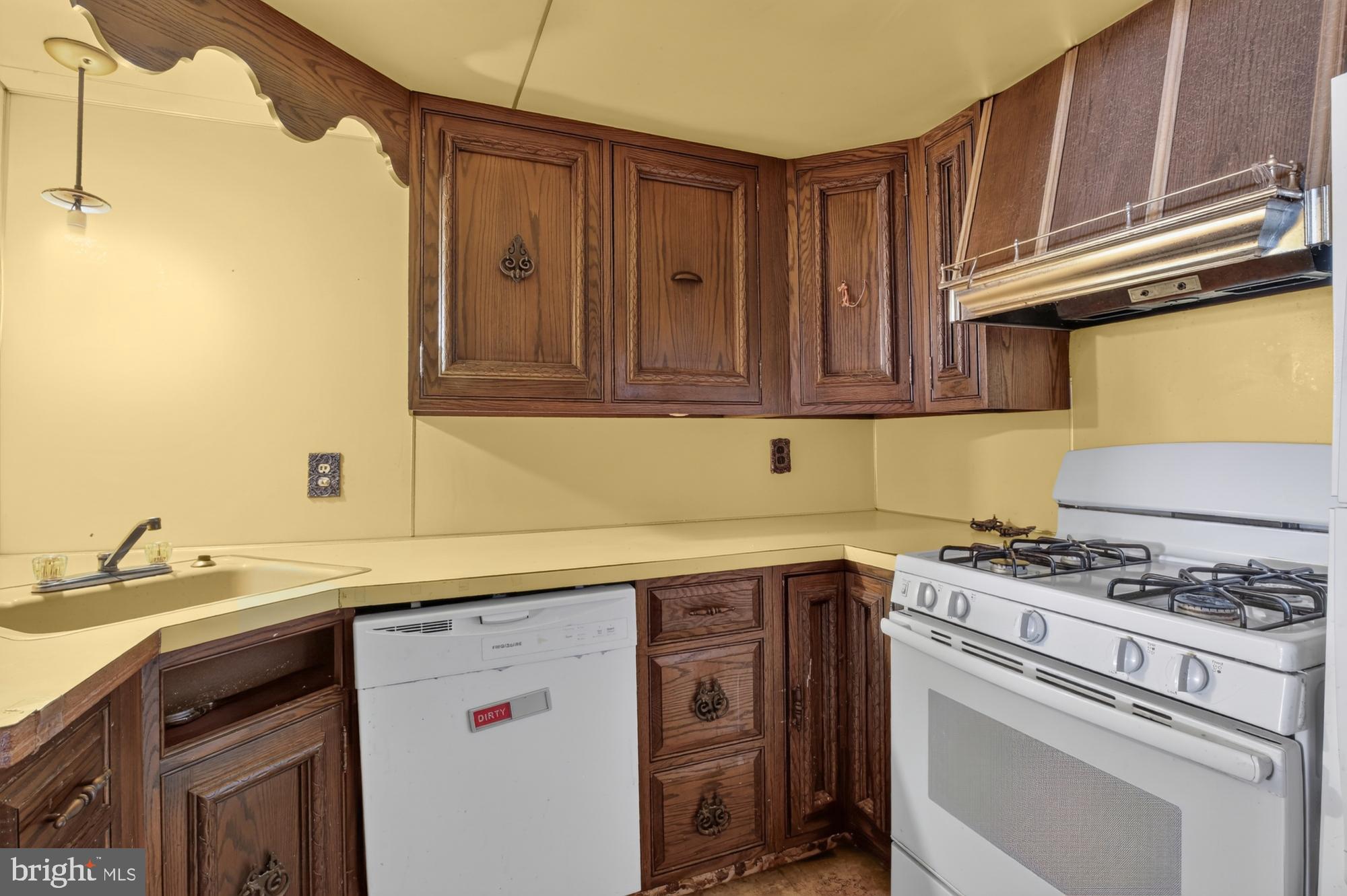 ITALIAN MARKET - Residential