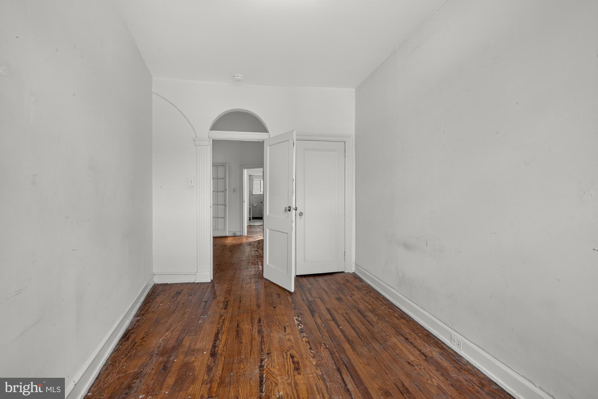 ITALIAN MARKET - Residential