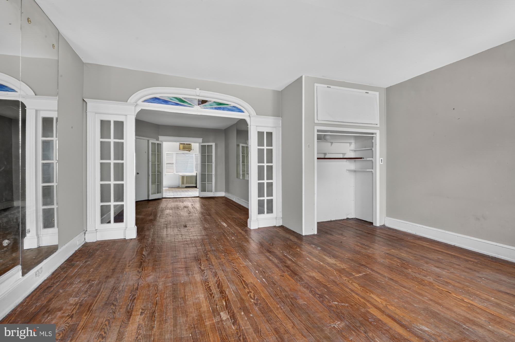 ITALIAN MARKET - Residential