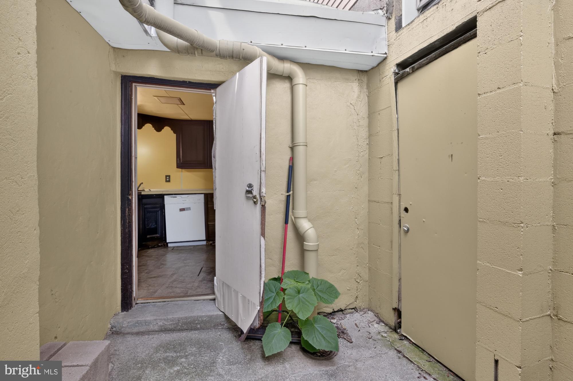ITALIAN MARKET - Residential