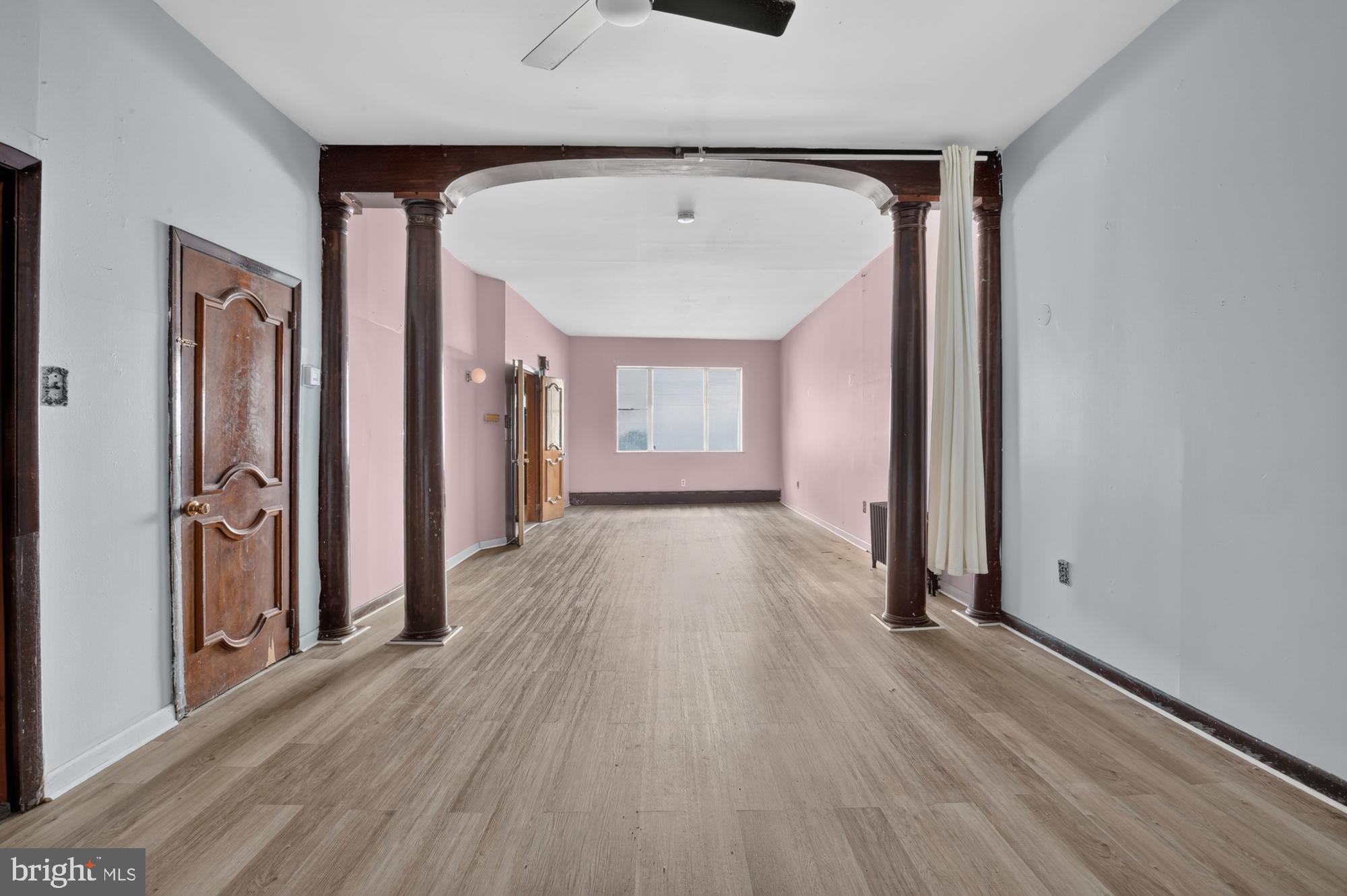 ITALIAN MARKET - Residential