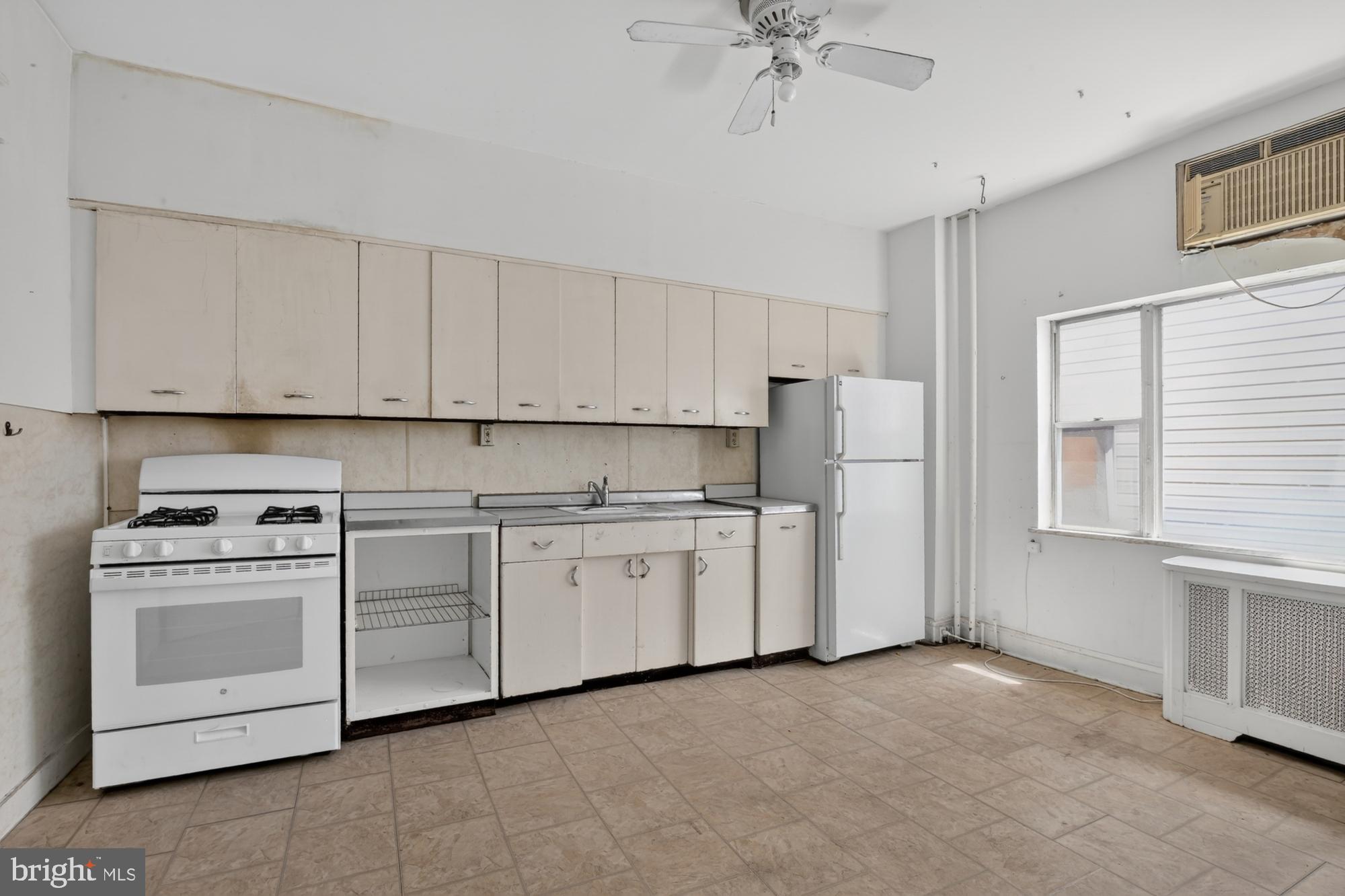 ITALIAN MARKET - Residential