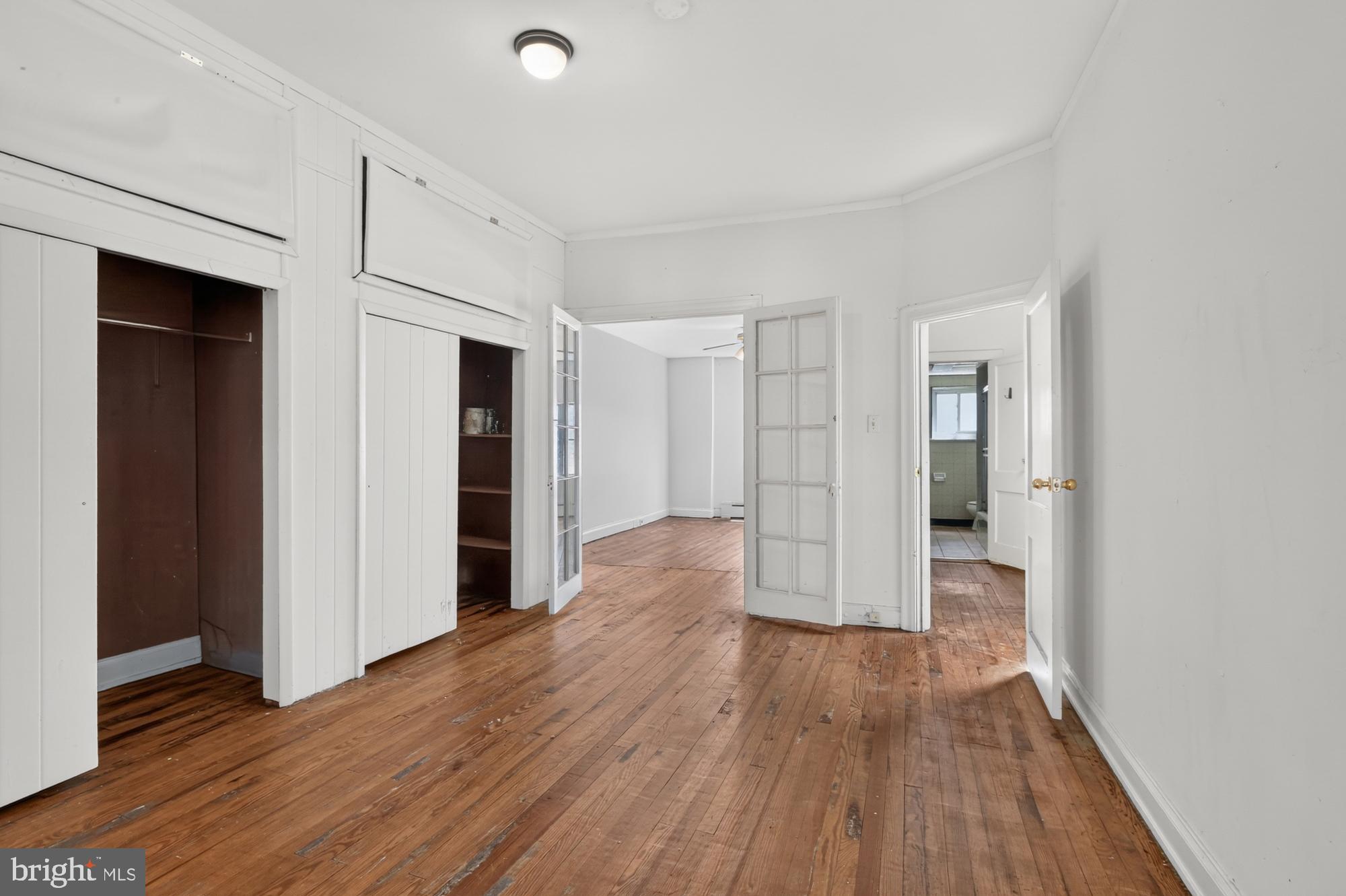 ITALIAN MARKET - Residential