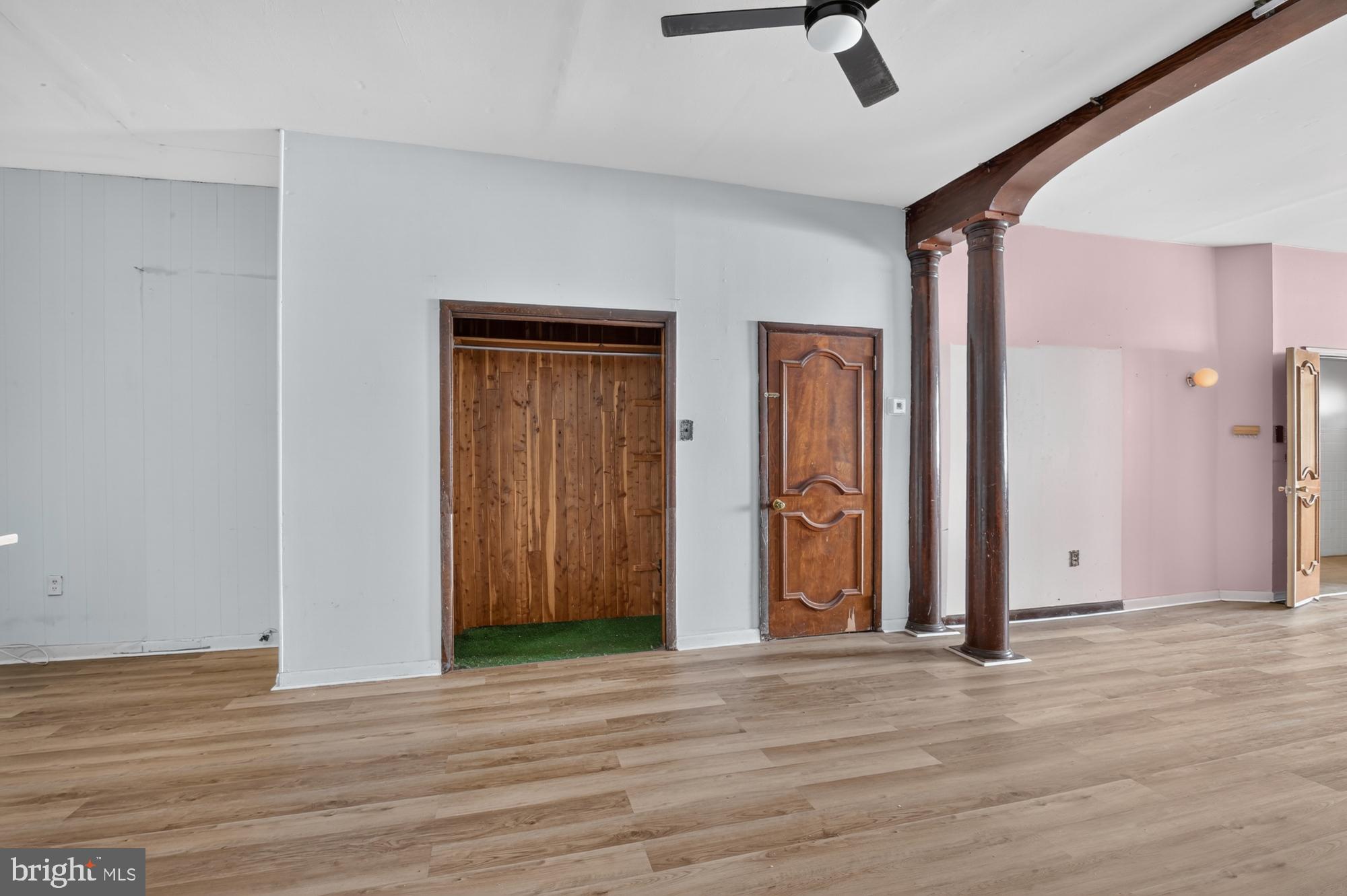 ITALIAN MARKET - Residential