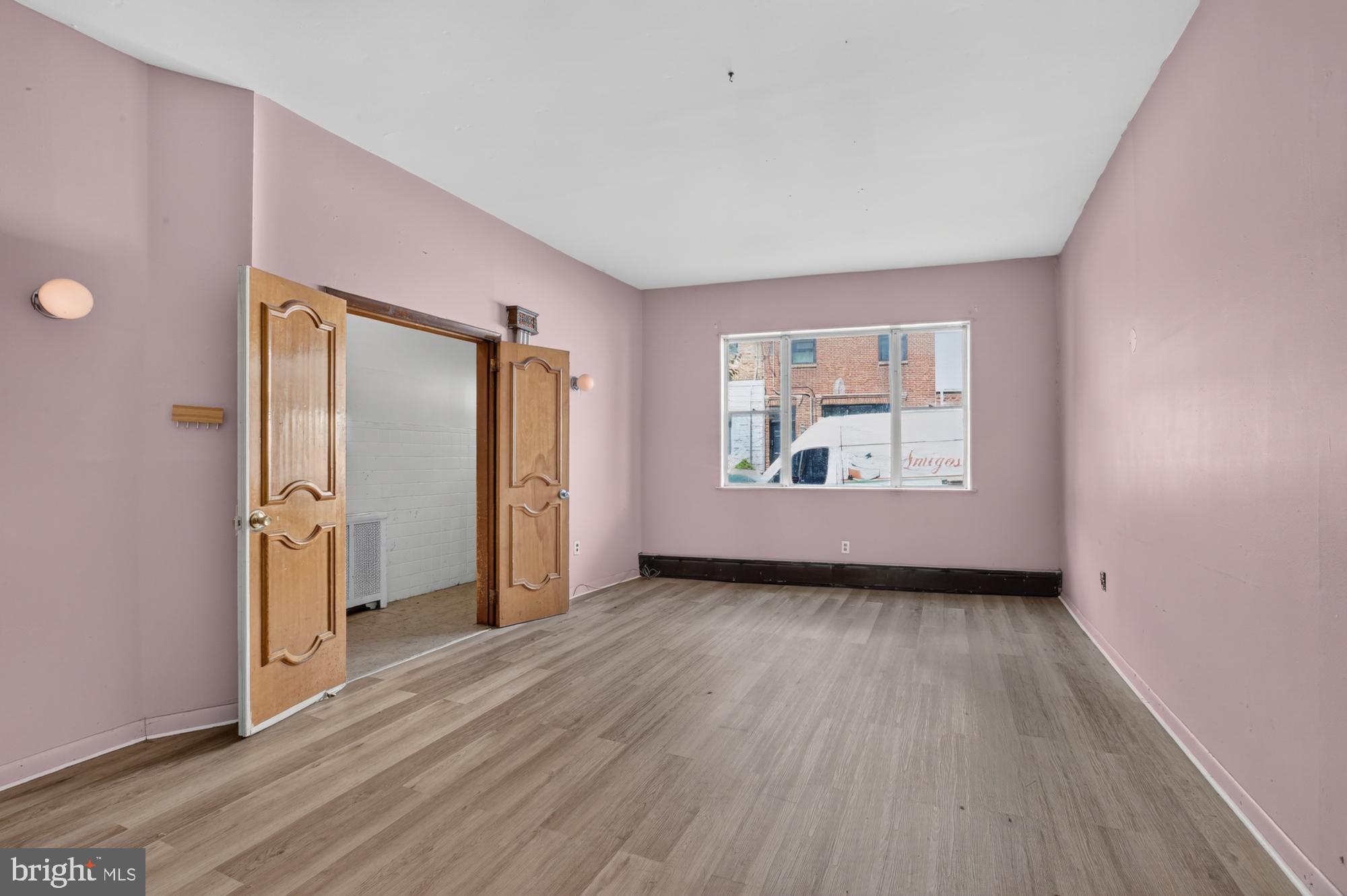 ITALIAN MARKET - Residential