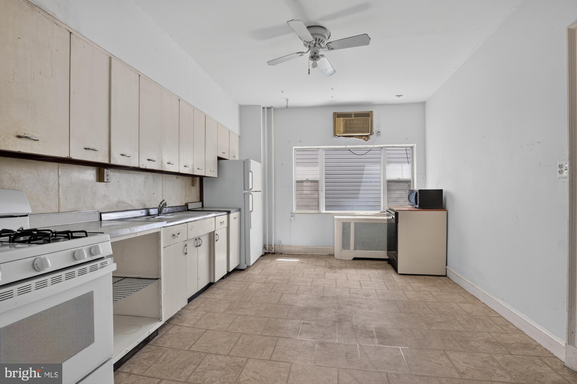 ITALIAN MARKET - Residential