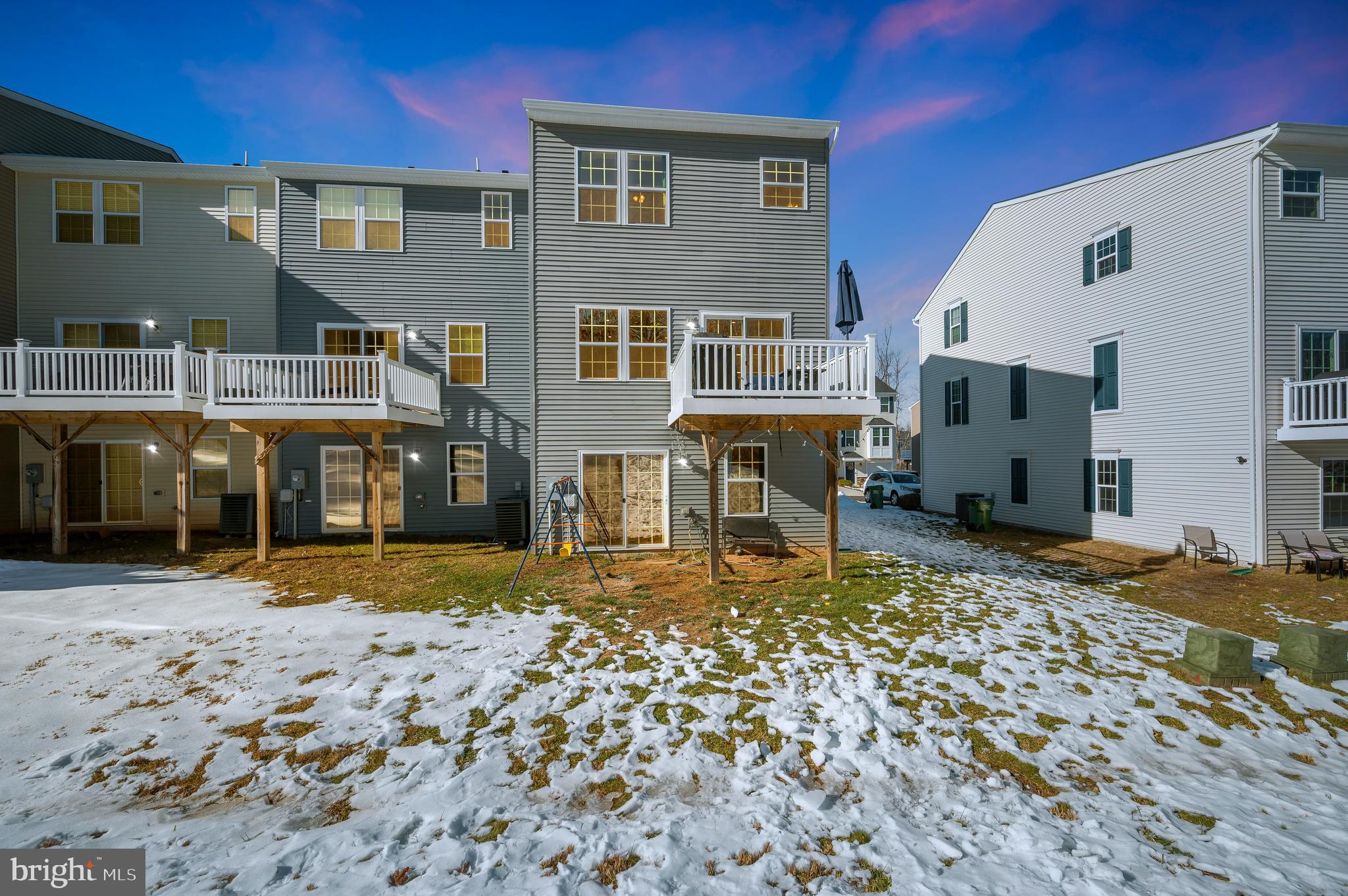 THE VILLAGE AT COURTHOUSE COMMONS - Residential Lease