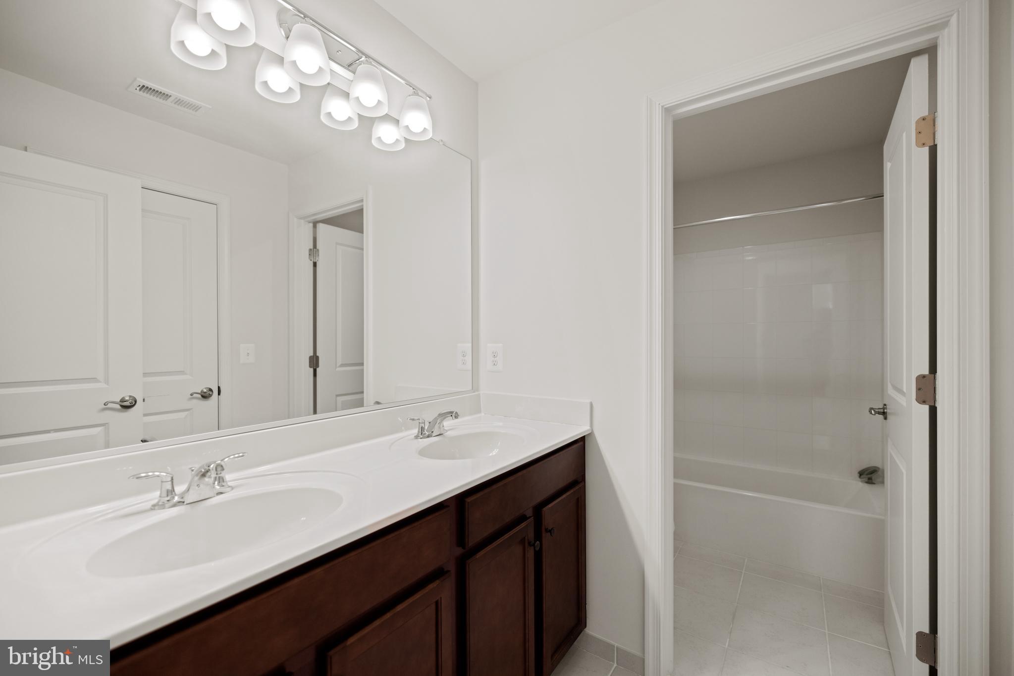 EASTVIEW AT STONE RIDGE - Residential