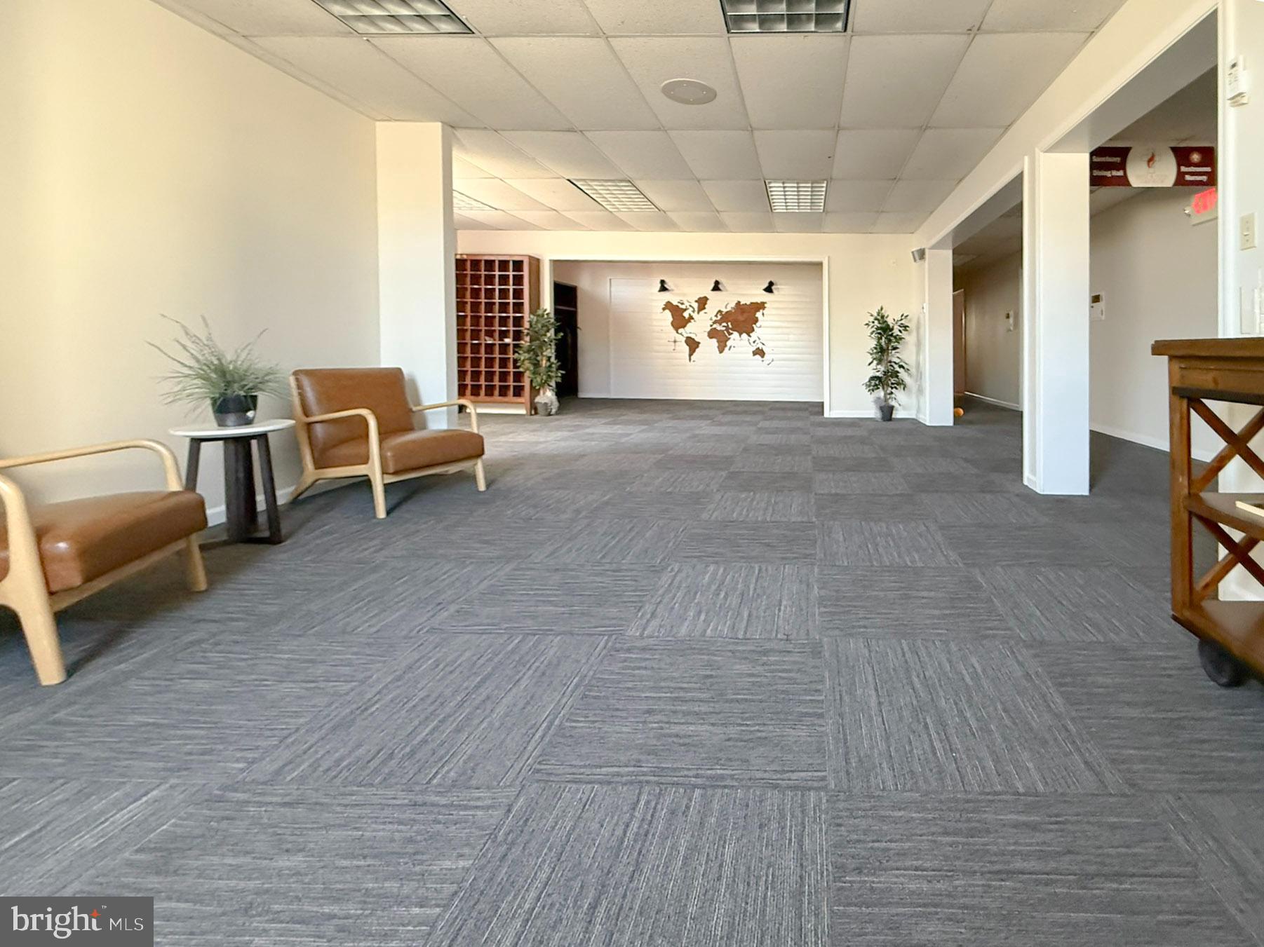 LANCASTER - Commercial Sale