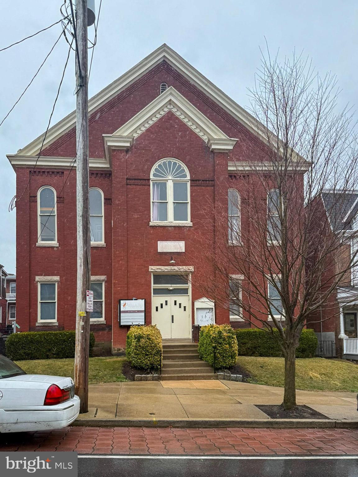 LANCASTER - Commercial Sale