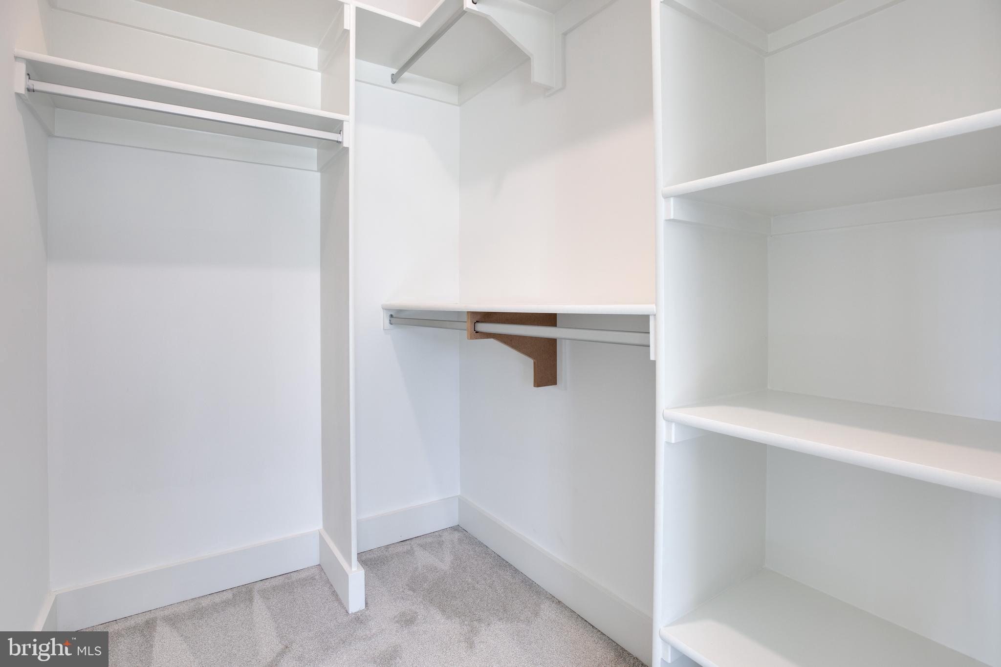 VIENNA WOODS - Residential