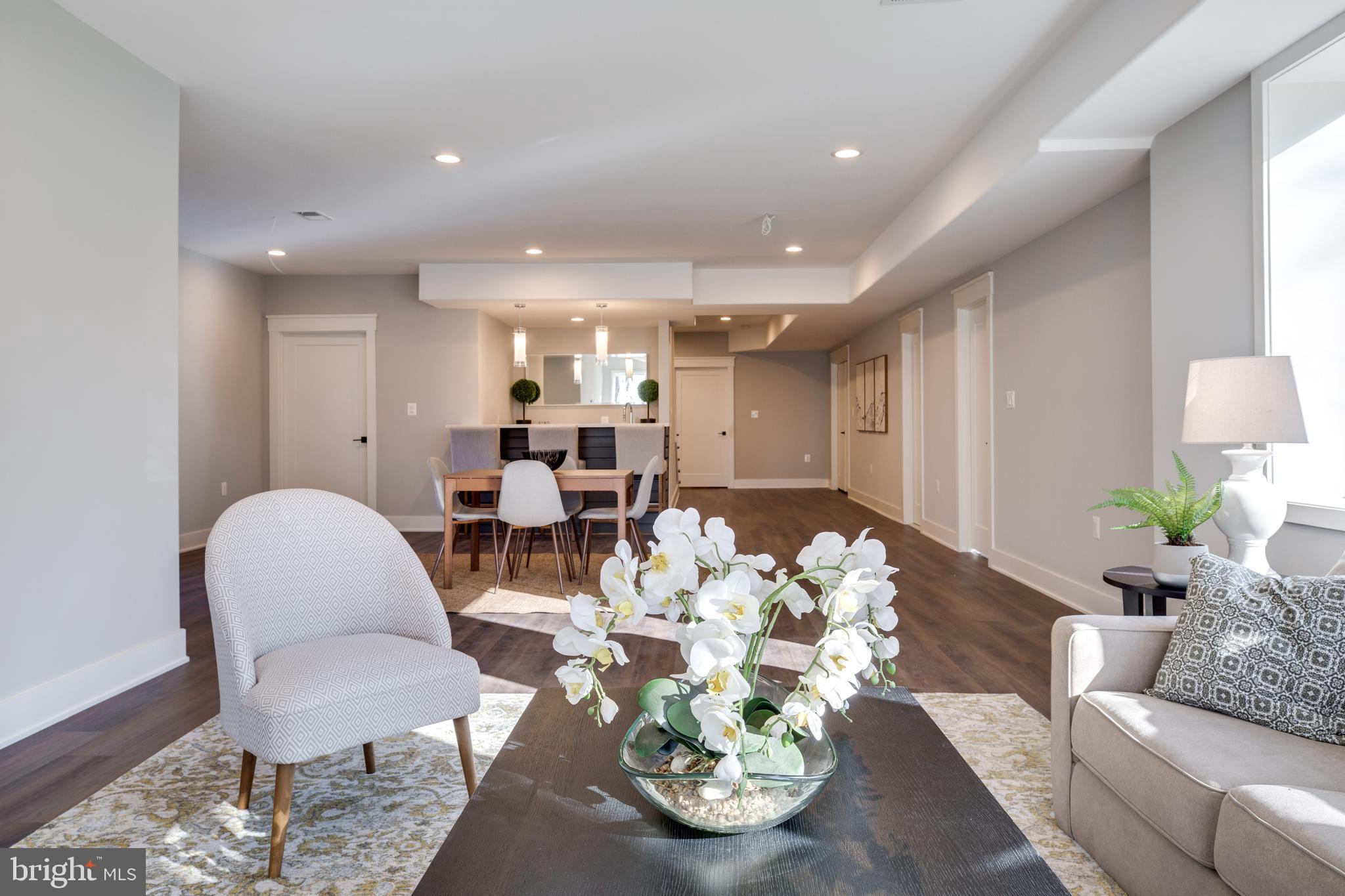 VIENNA WOODS - Residential