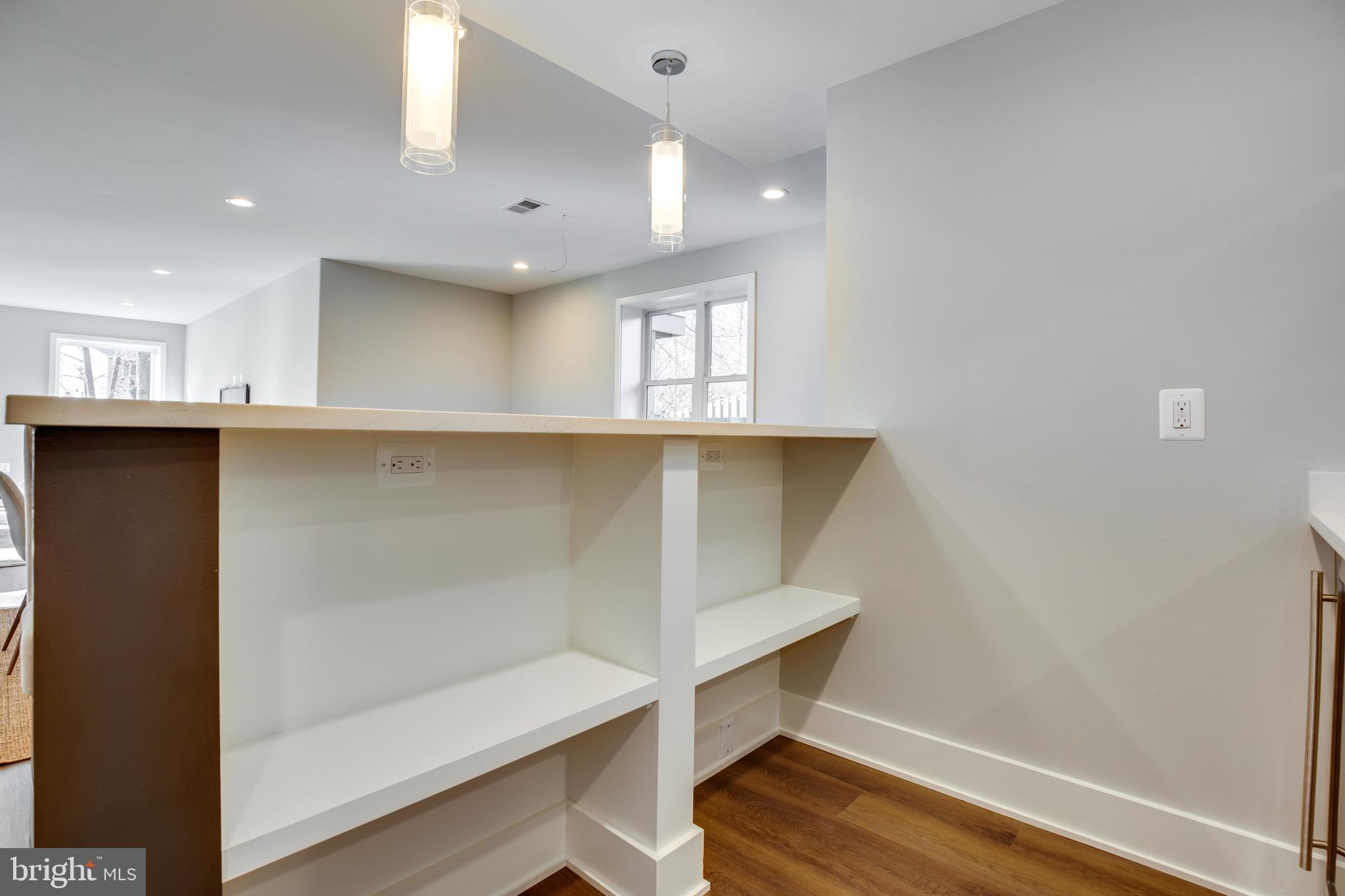 VIENNA WOODS - Residential