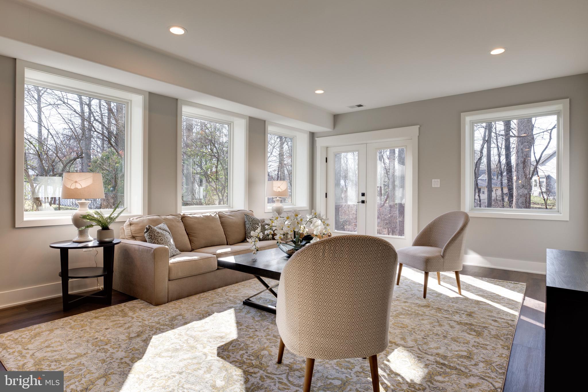 VIENNA WOODS - Residential