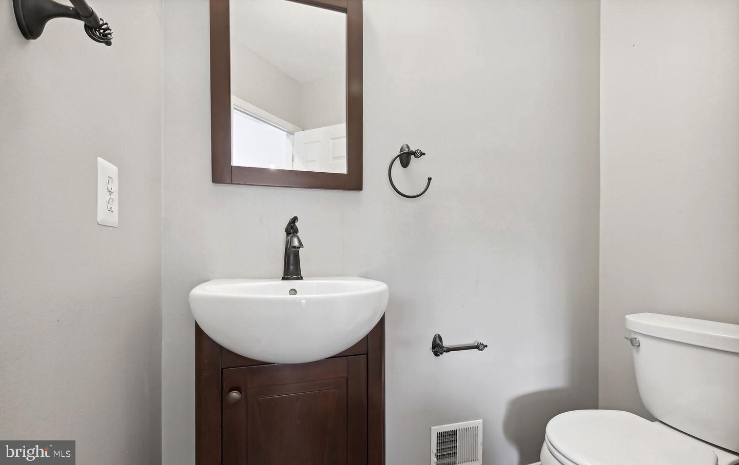 VANTAGE POINTE - Residential Lease