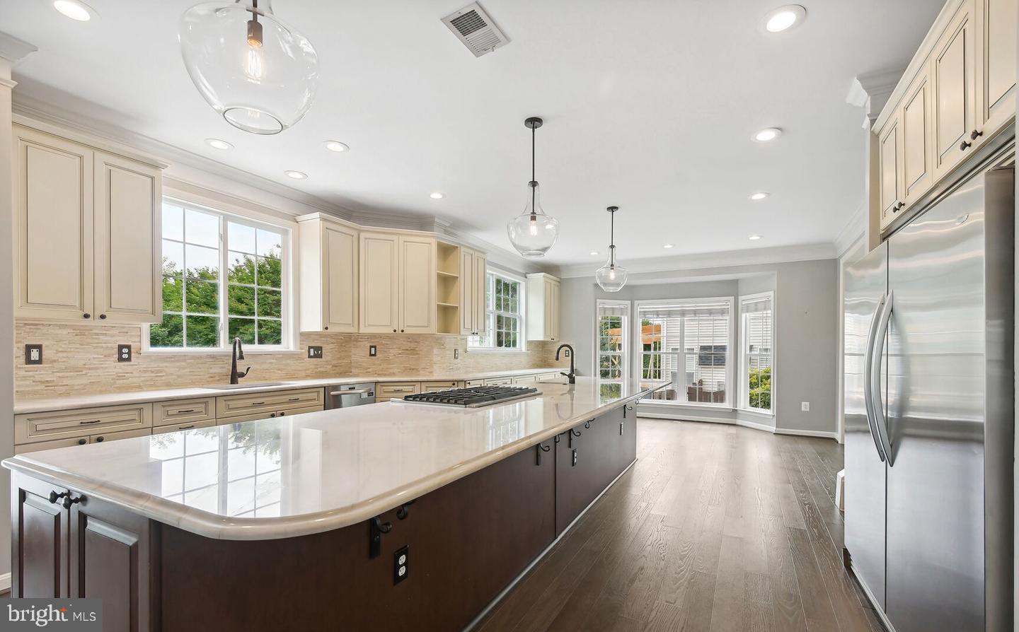 VANTAGE POINTE - Residential Lease