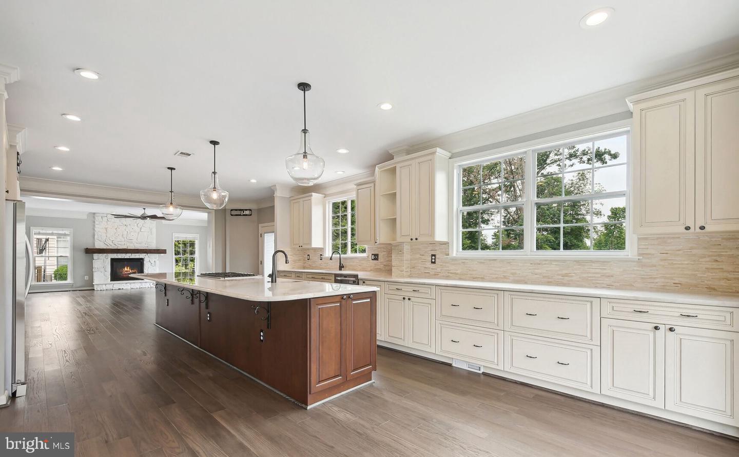 VANTAGE POINTE - Residential Lease