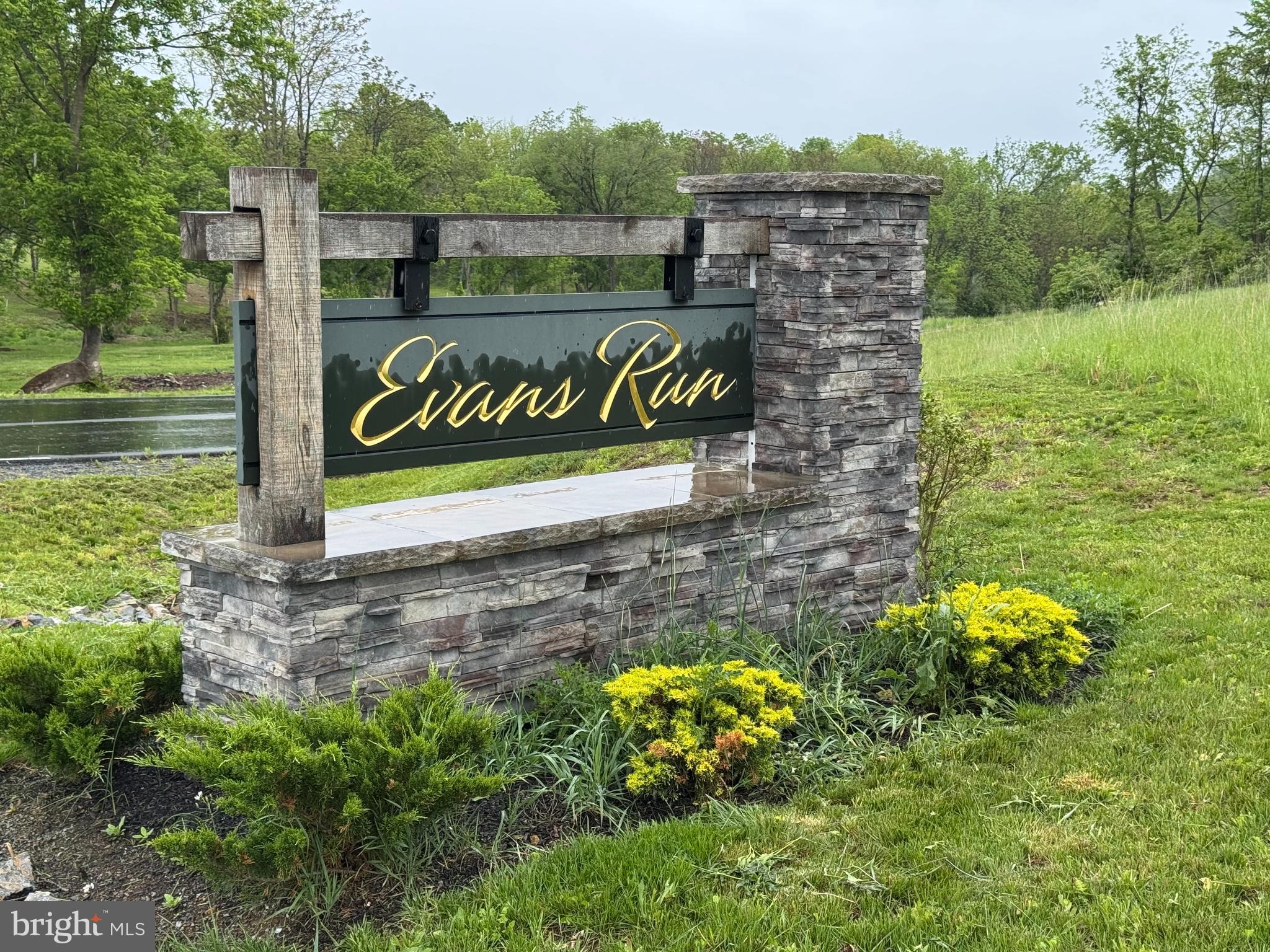 EVANS RUN - Land