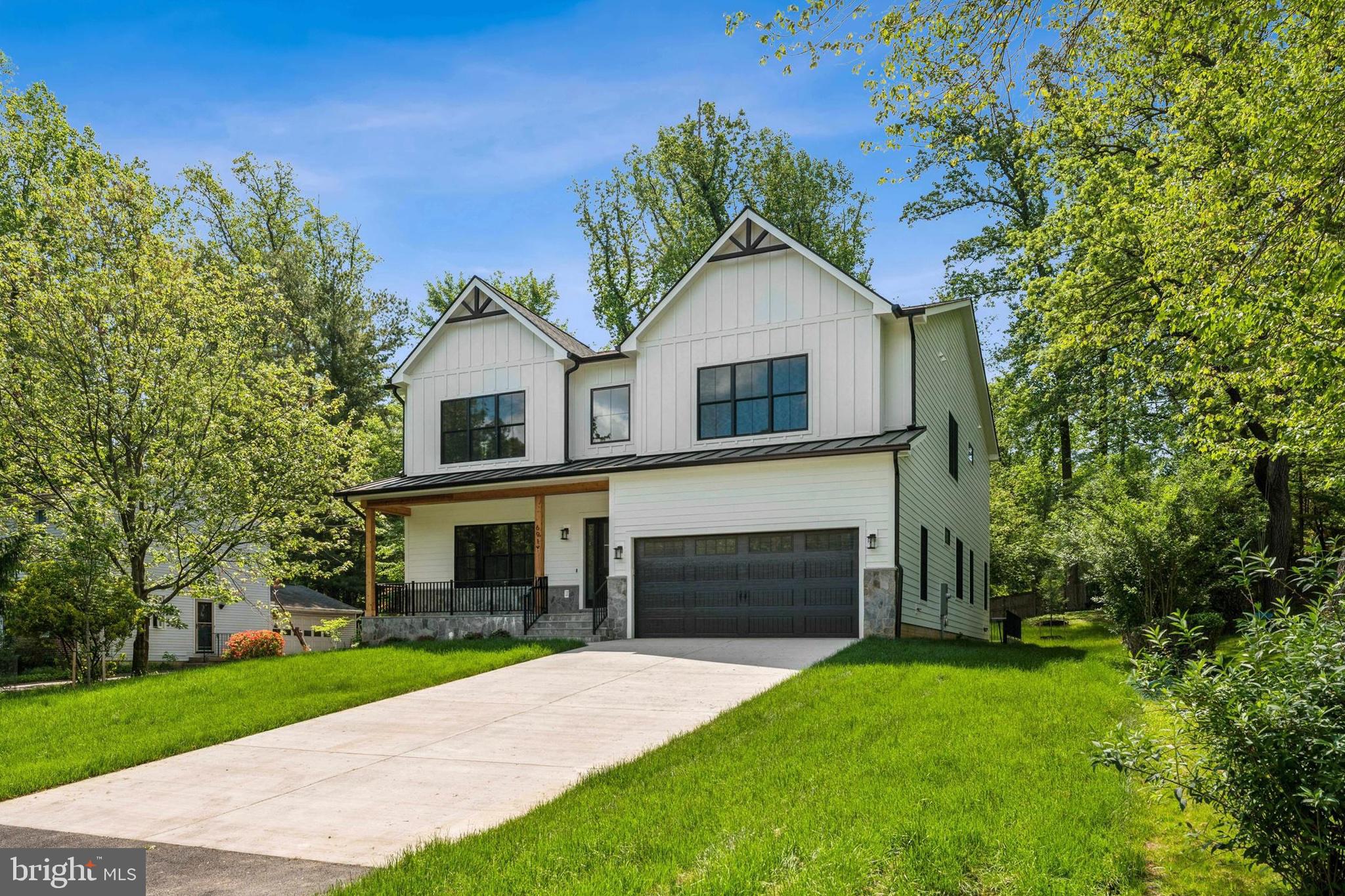 WESTHAMPTON - Residential