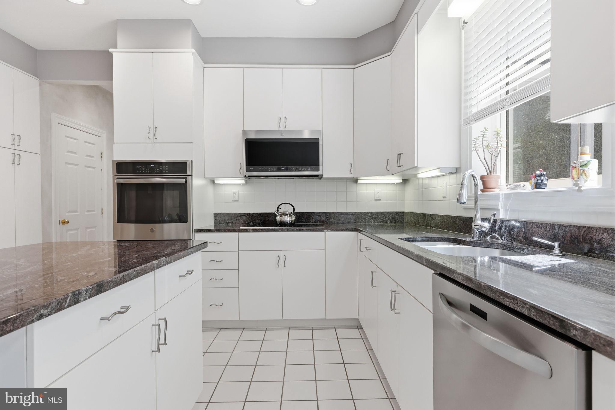 BROOKFIELD AT FARM - Residential