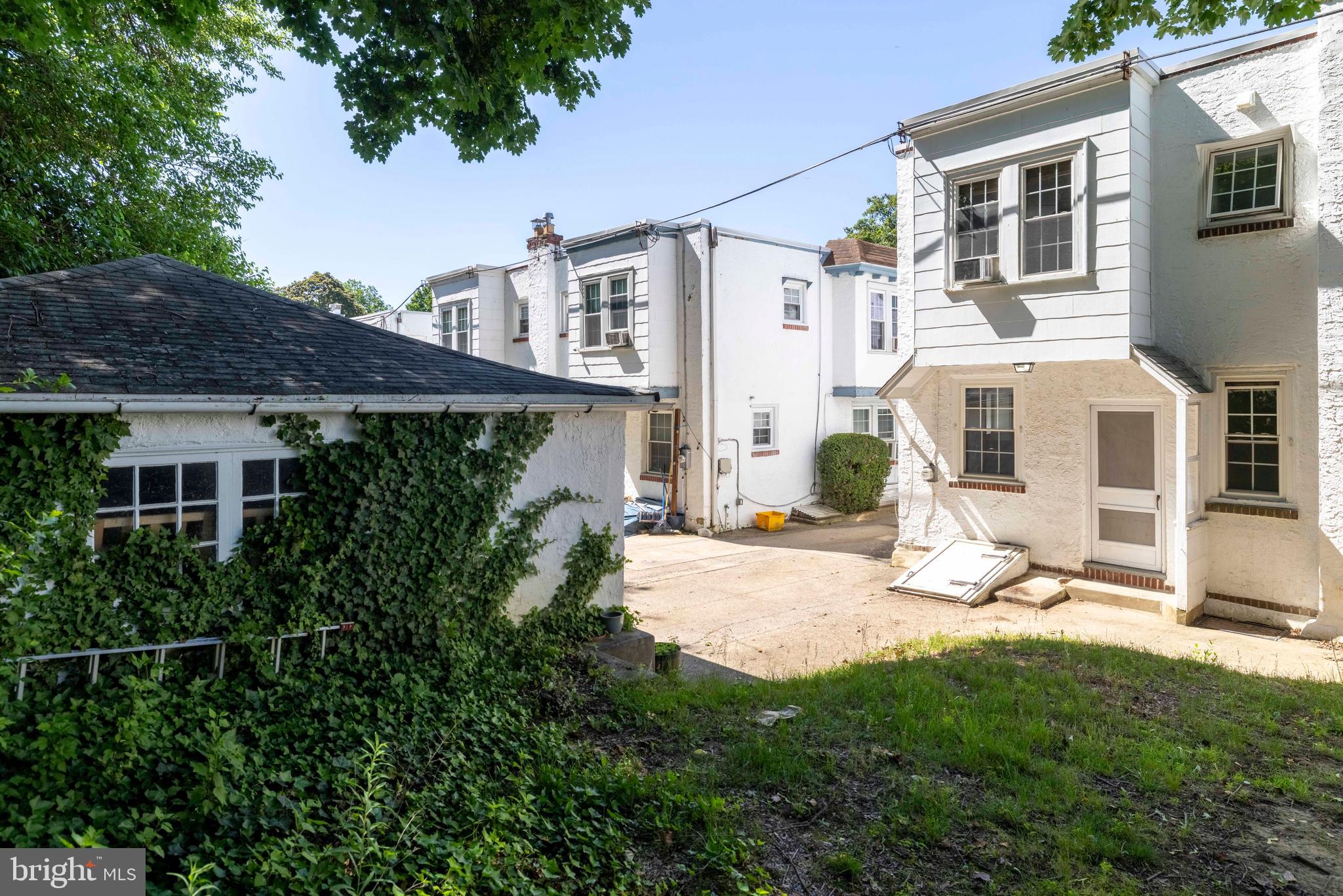 ROWLAND PARK - Residential