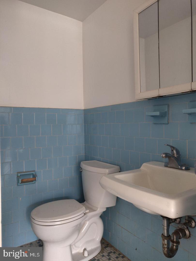 BOLLING BROOK TOWERS - Residential Lease