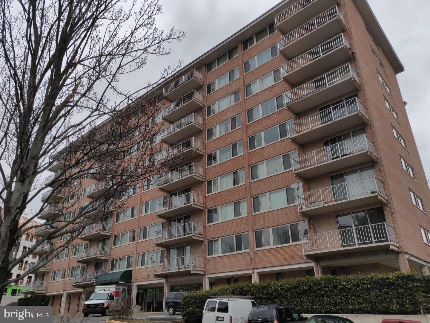 Large 3 BR and 1.5 BA condo with elevator and manager on site. rent includes all utilities. Two assigned parking space. luxury vinyl plank floor, upgraded kitchen, current range hood will be replaced with microwave over range, granite counters, updated full bath, beautiful view from balcony, extra storage on 1st floor, Ideal location, one light to I 395, Minutes to D.C., Pentagon, and Old Town, Alex. Bus at front door to King St. metro, bright and spacious.