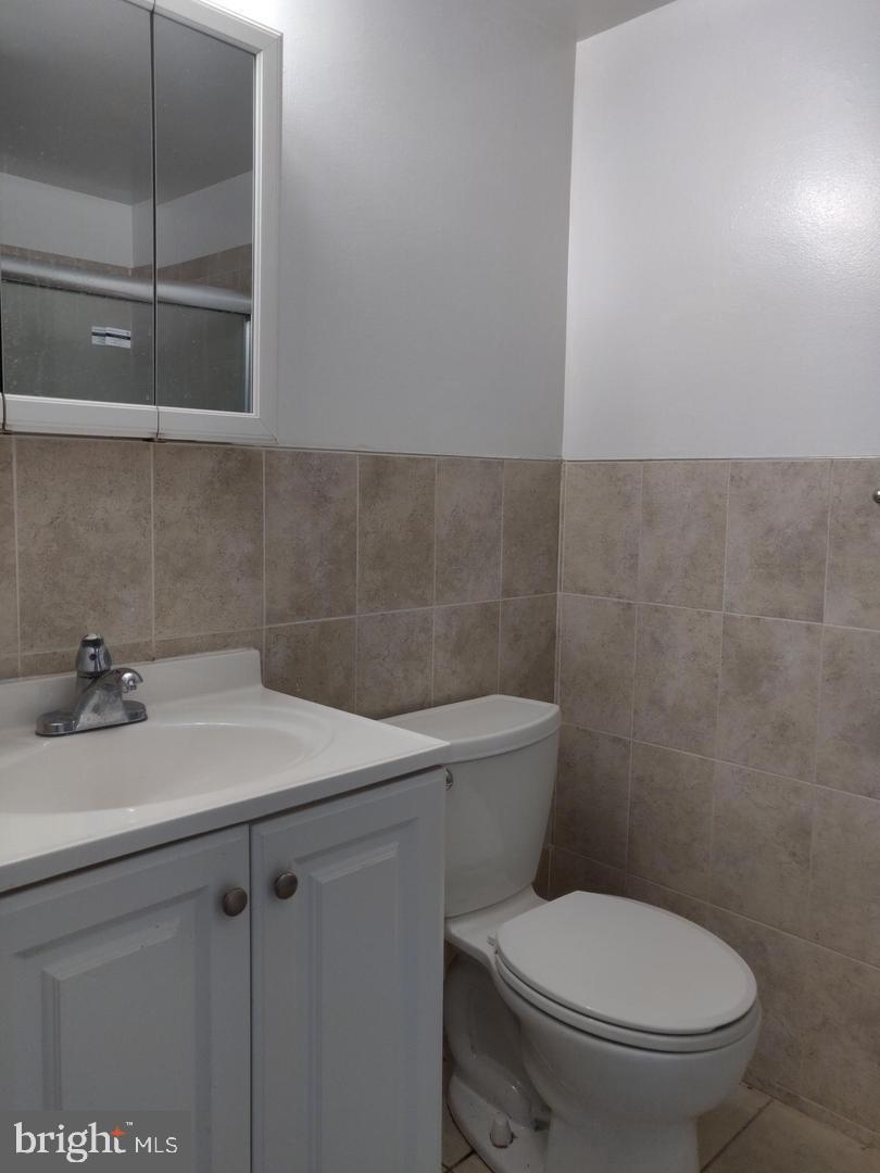 BOLLING BROOK TOWERS - Residential Lease