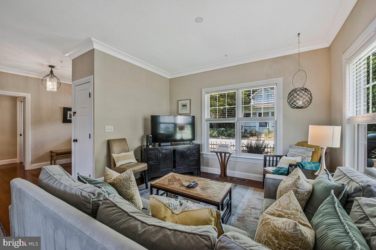 EASTPORT - Residential