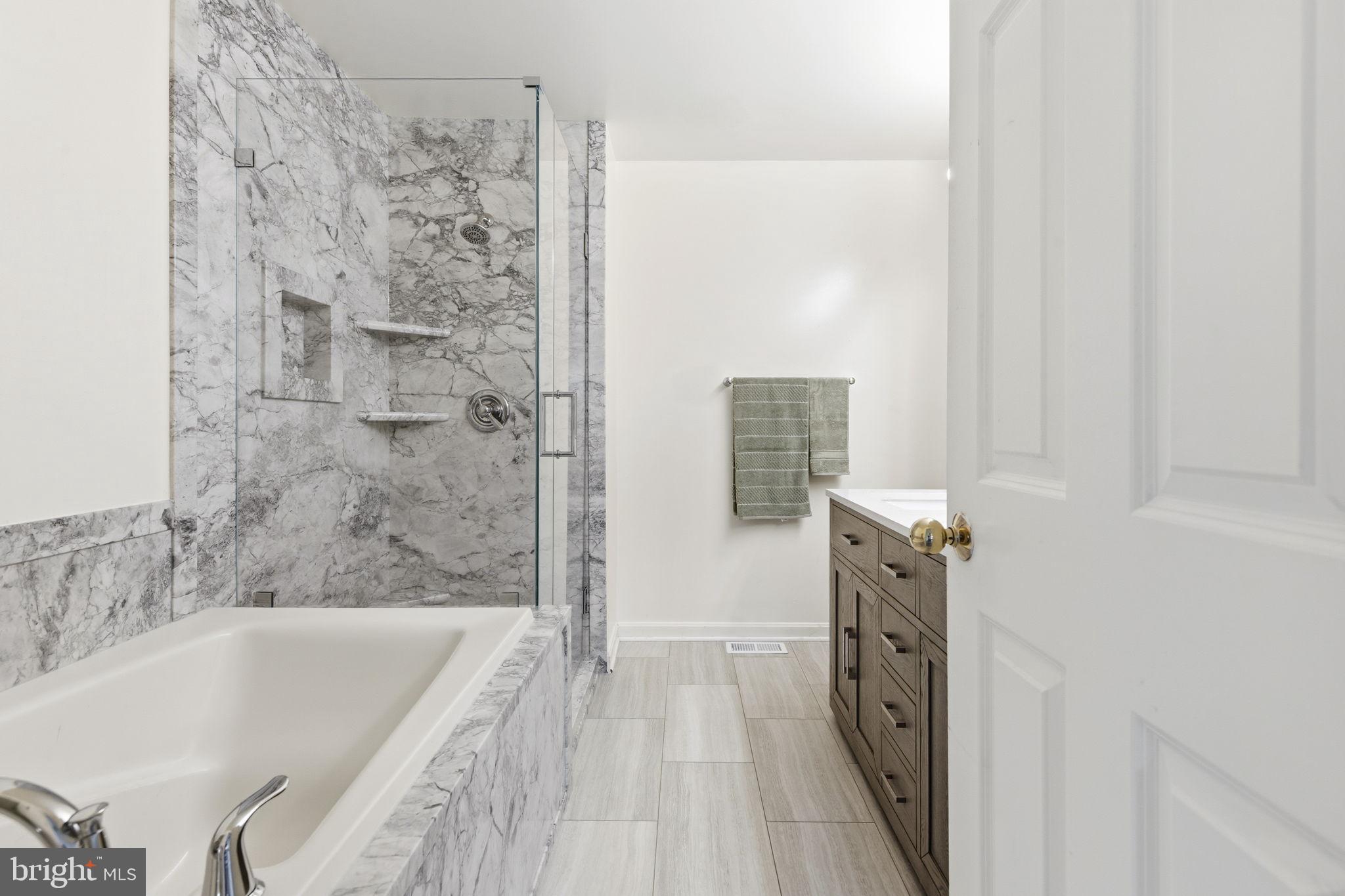 SEVEN OAKS - Residential