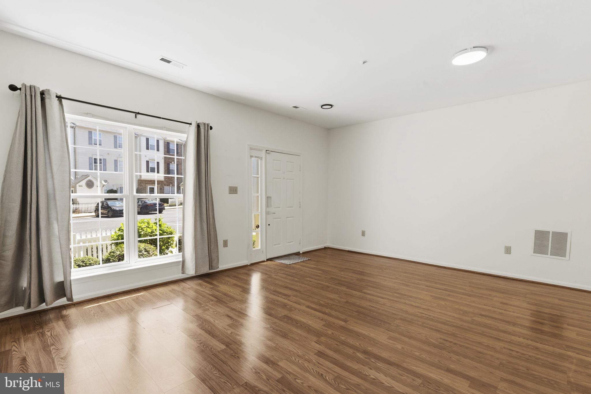 SEVEN OAKS - Residential