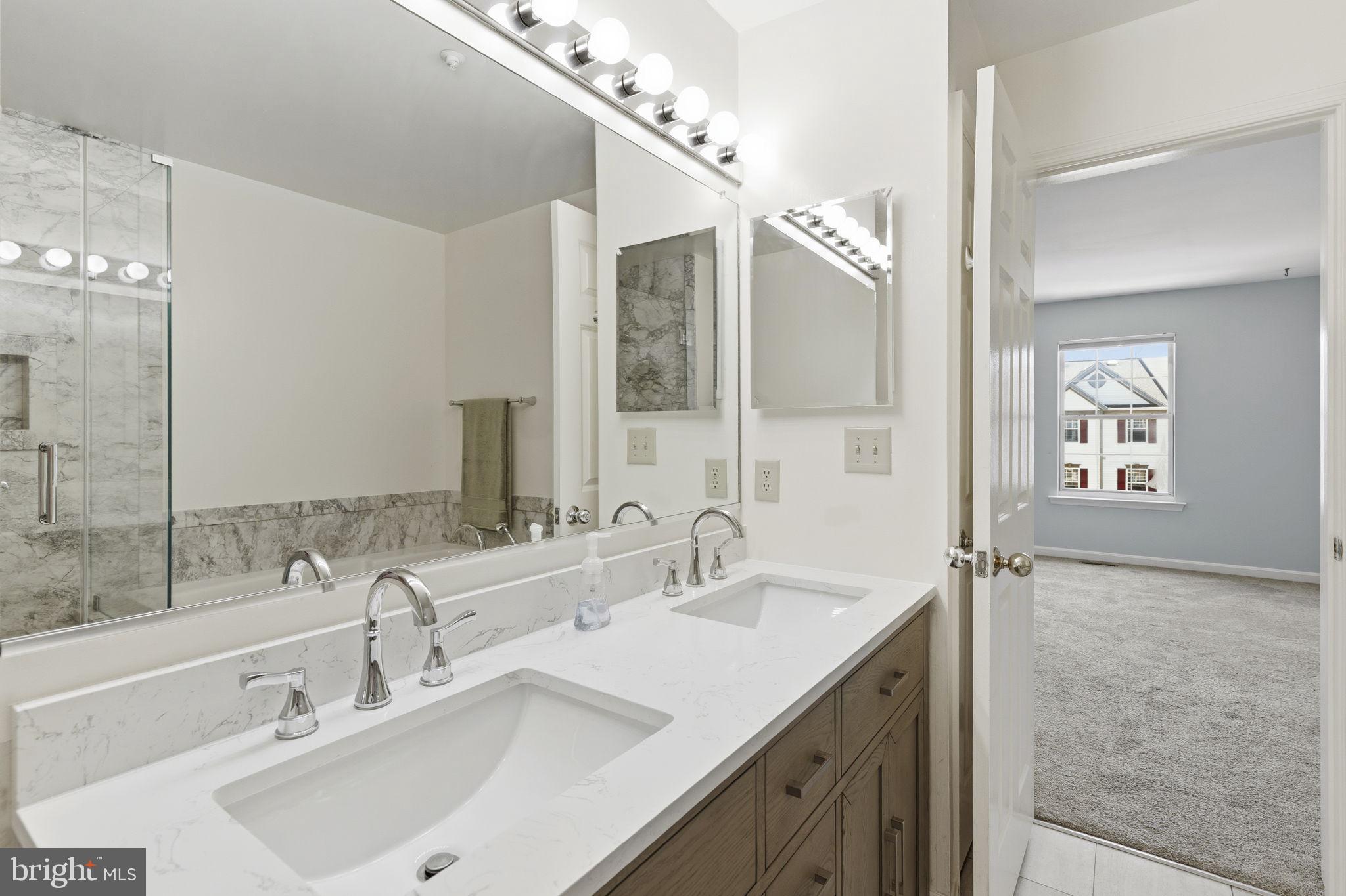 SEVEN OAKS - Residential