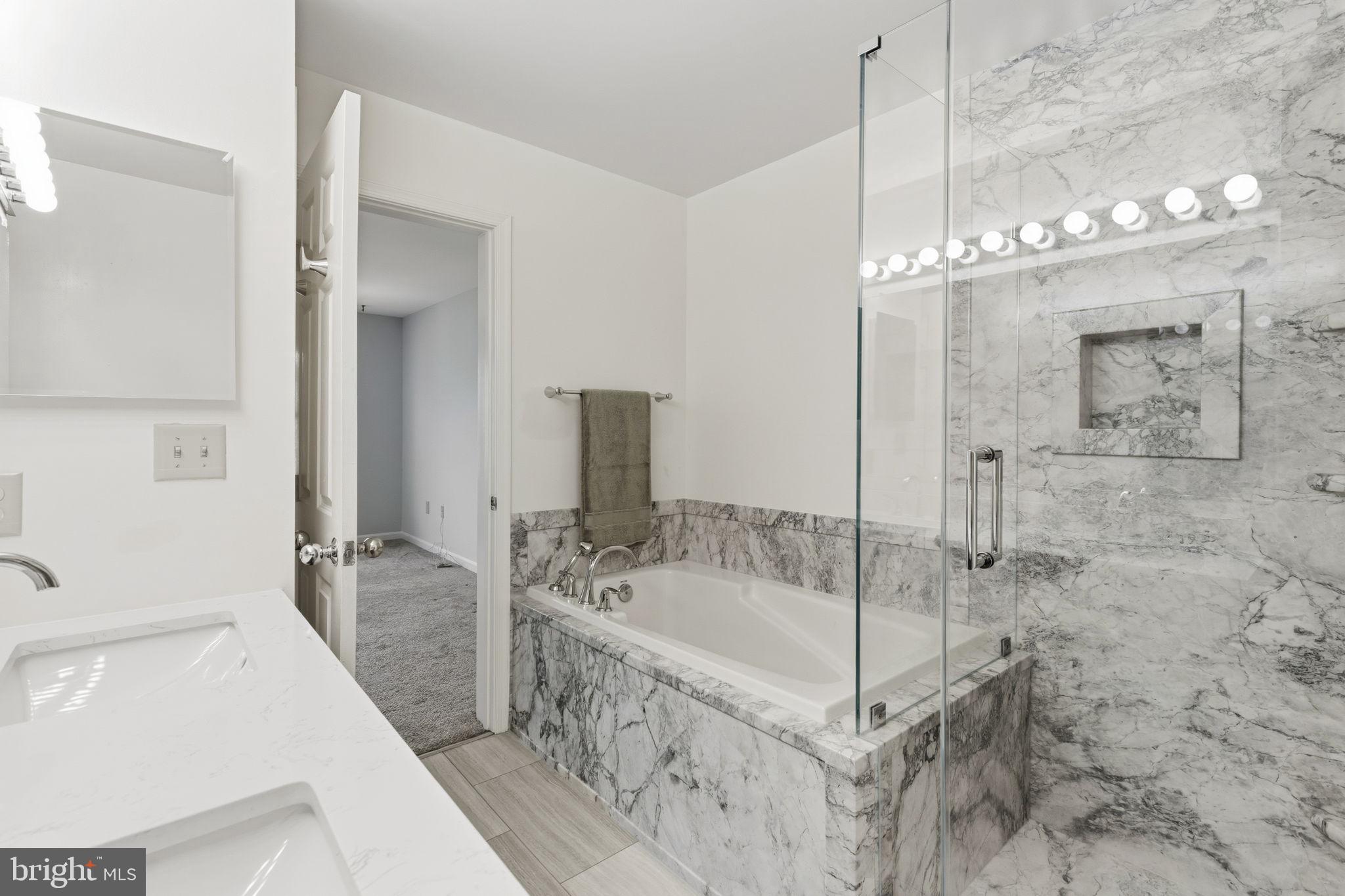 SEVEN OAKS - Residential
