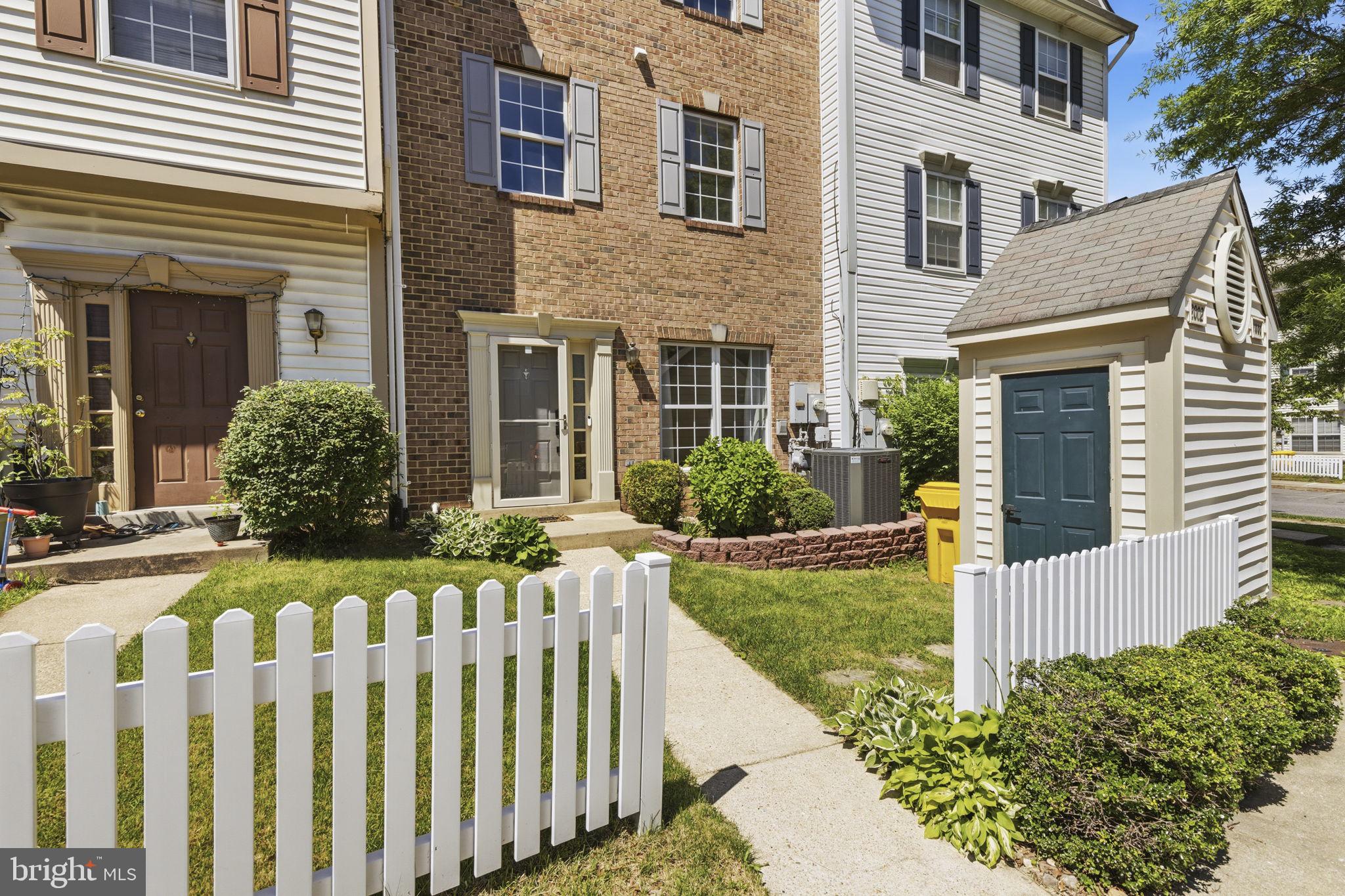 SEVEN OAKS - Residential